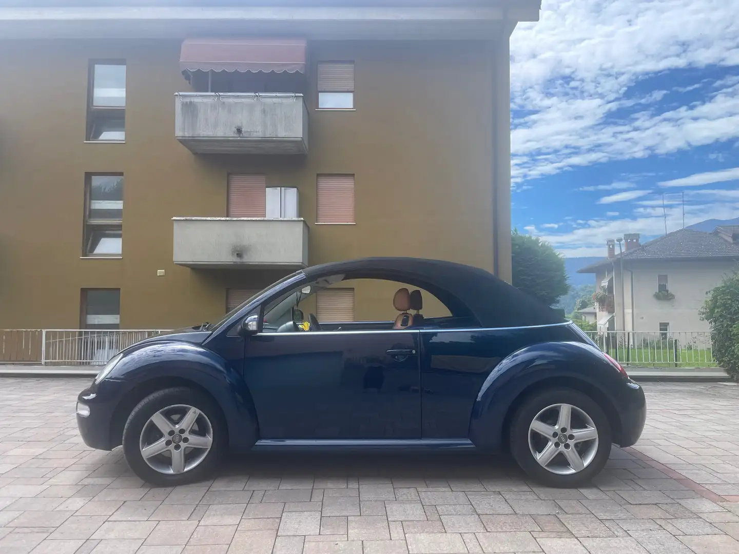 Volkswagen New Beetle New Beetle CabrioCabrio 1.9 tdi 100cv Albastru - 1
