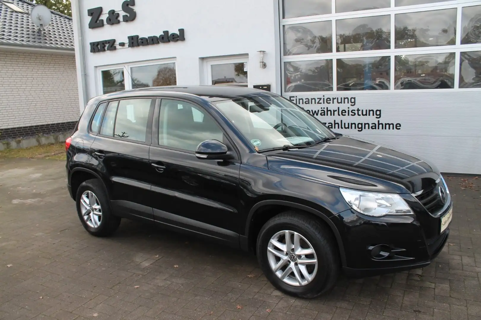 Volkswagen Tiguan Trend & Fun 4Motion Schwarz - 2