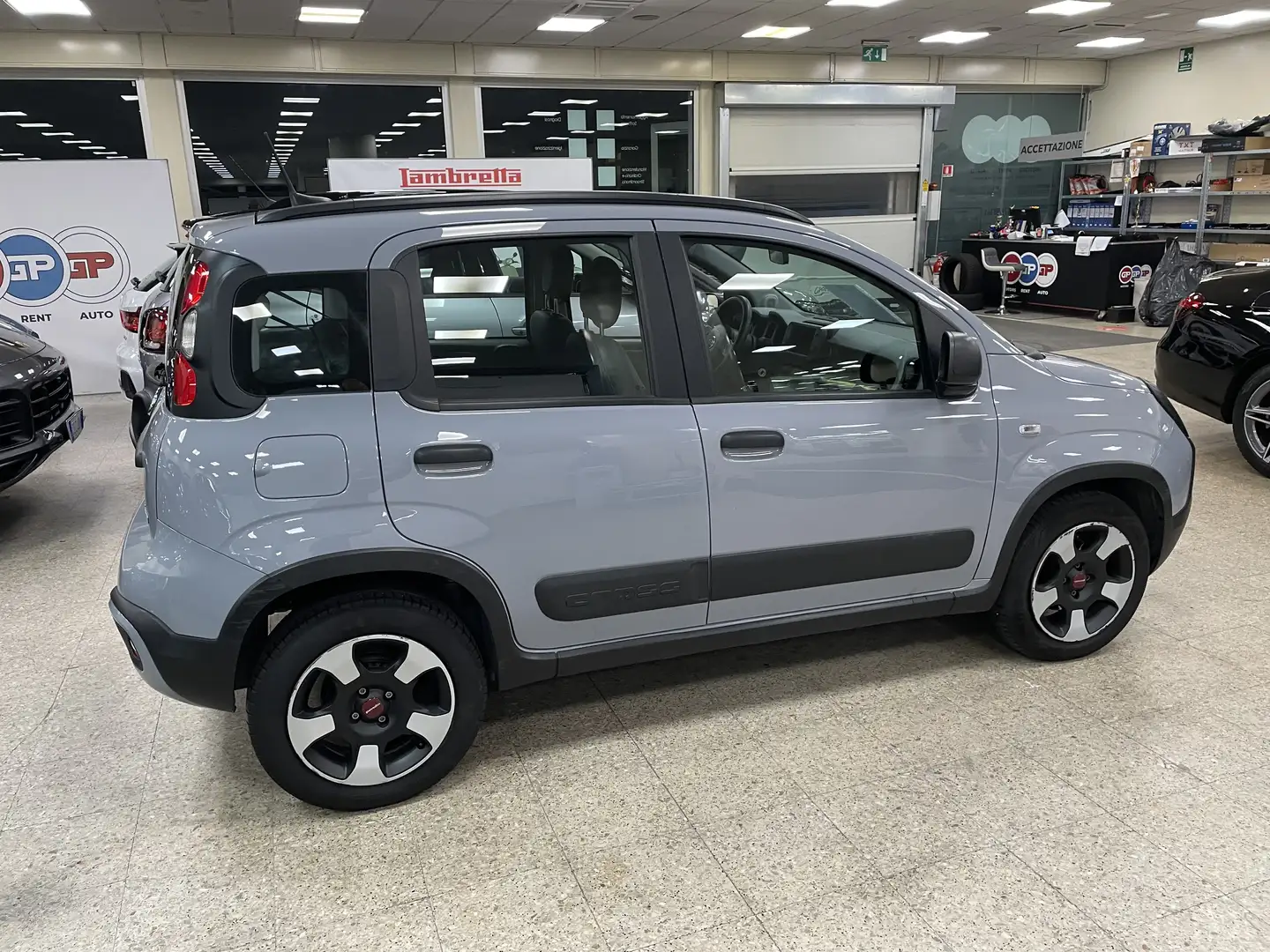 Fiat Panda 1.0 firefly hybrid Cross s&s 70cv Gris - 2