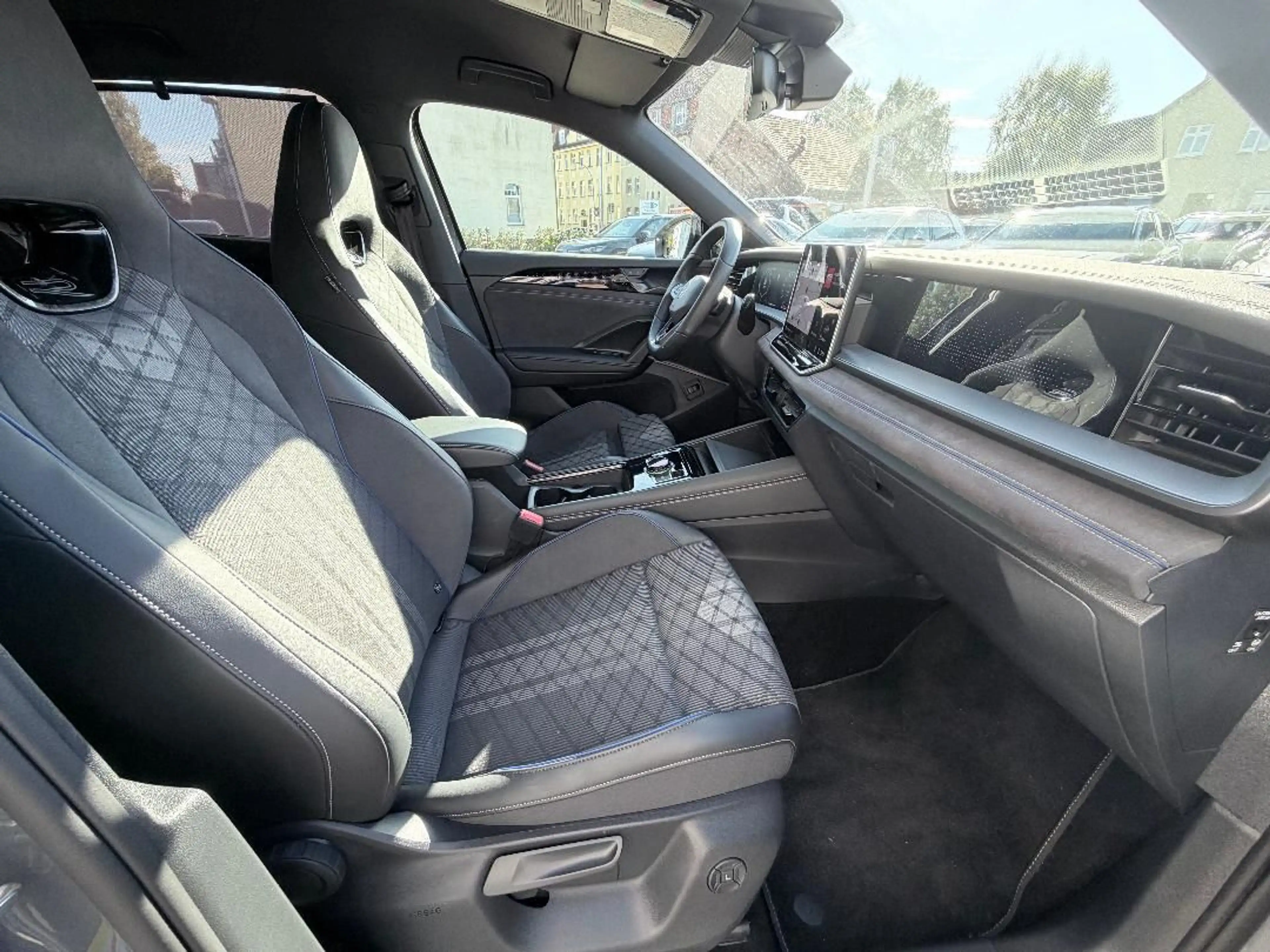 Volkswagen Tayron R-Line 2.0 TDI DSG R-Line*LED*NAVI*AHZV* — photo 6