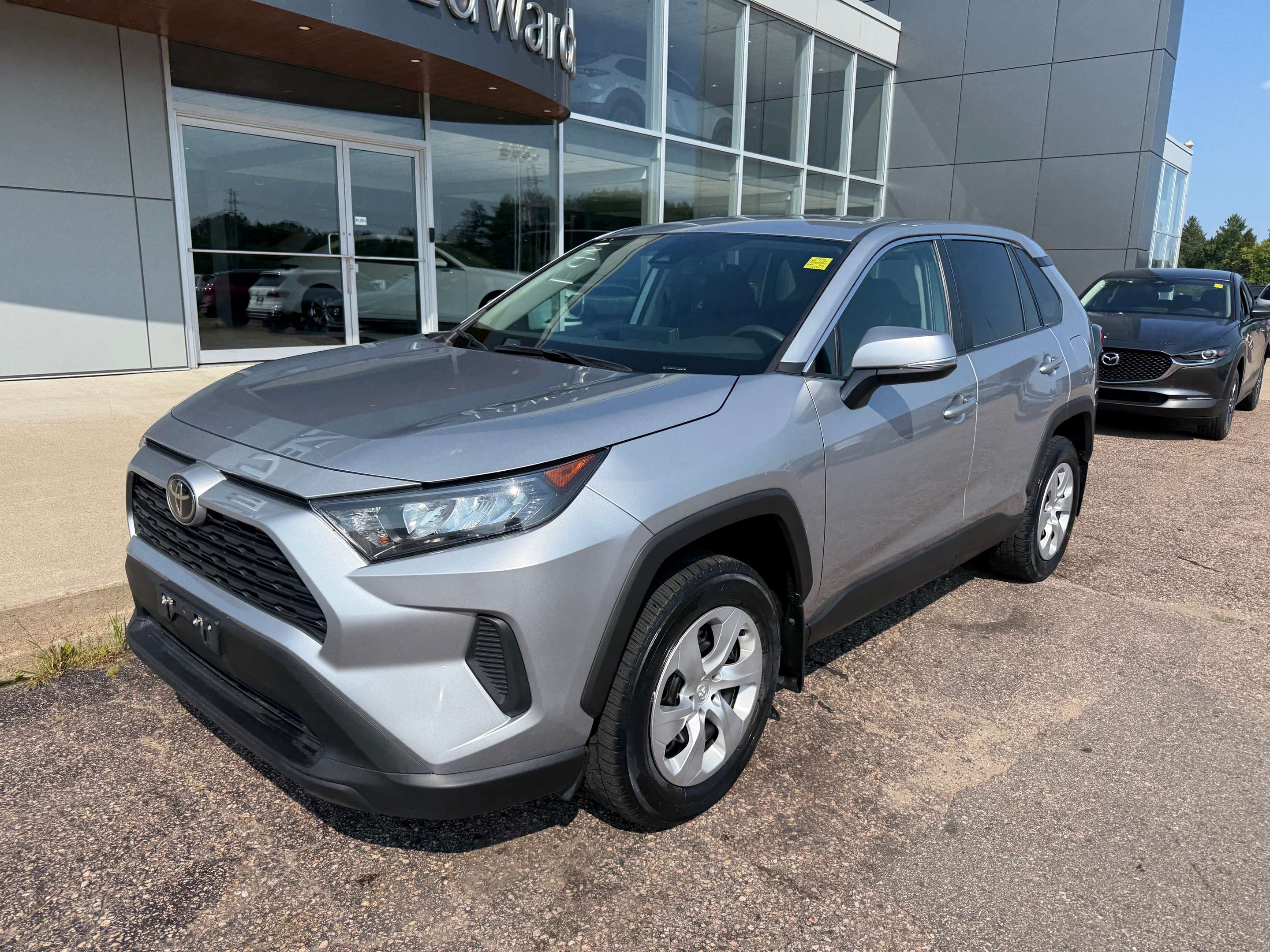 2025 Toyota RAV4 LE — снимка 1