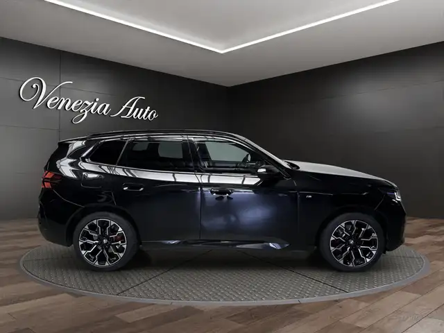 BMW X3 view 8