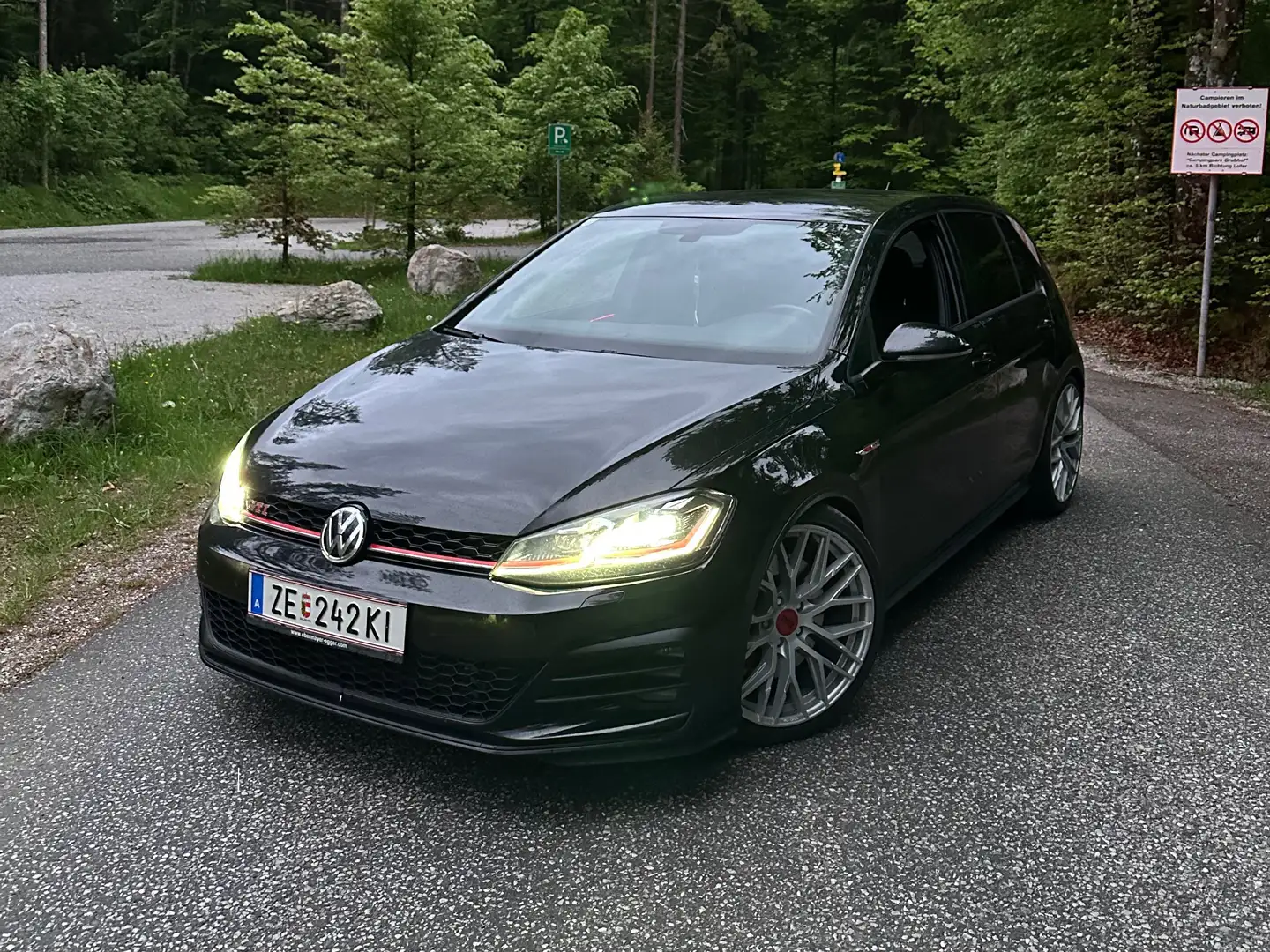 Volkswagen Golf GTI Golf GTI Performance 2,0 TSI DSG GTI Performance Schwarz - 1