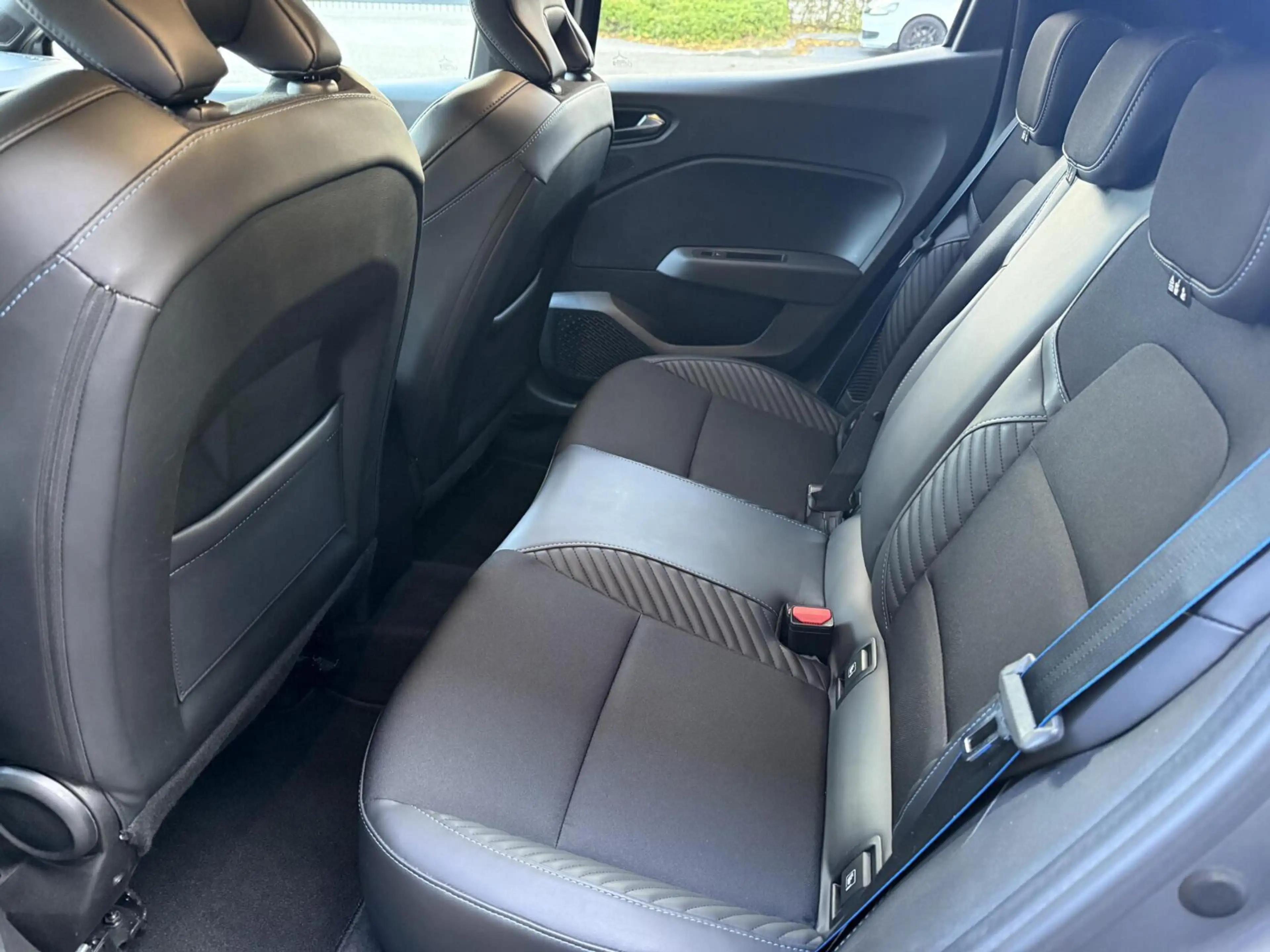 Renault Clio 1.6 E-Tech Full Hybrid 145 esprit Alpine — photo 11