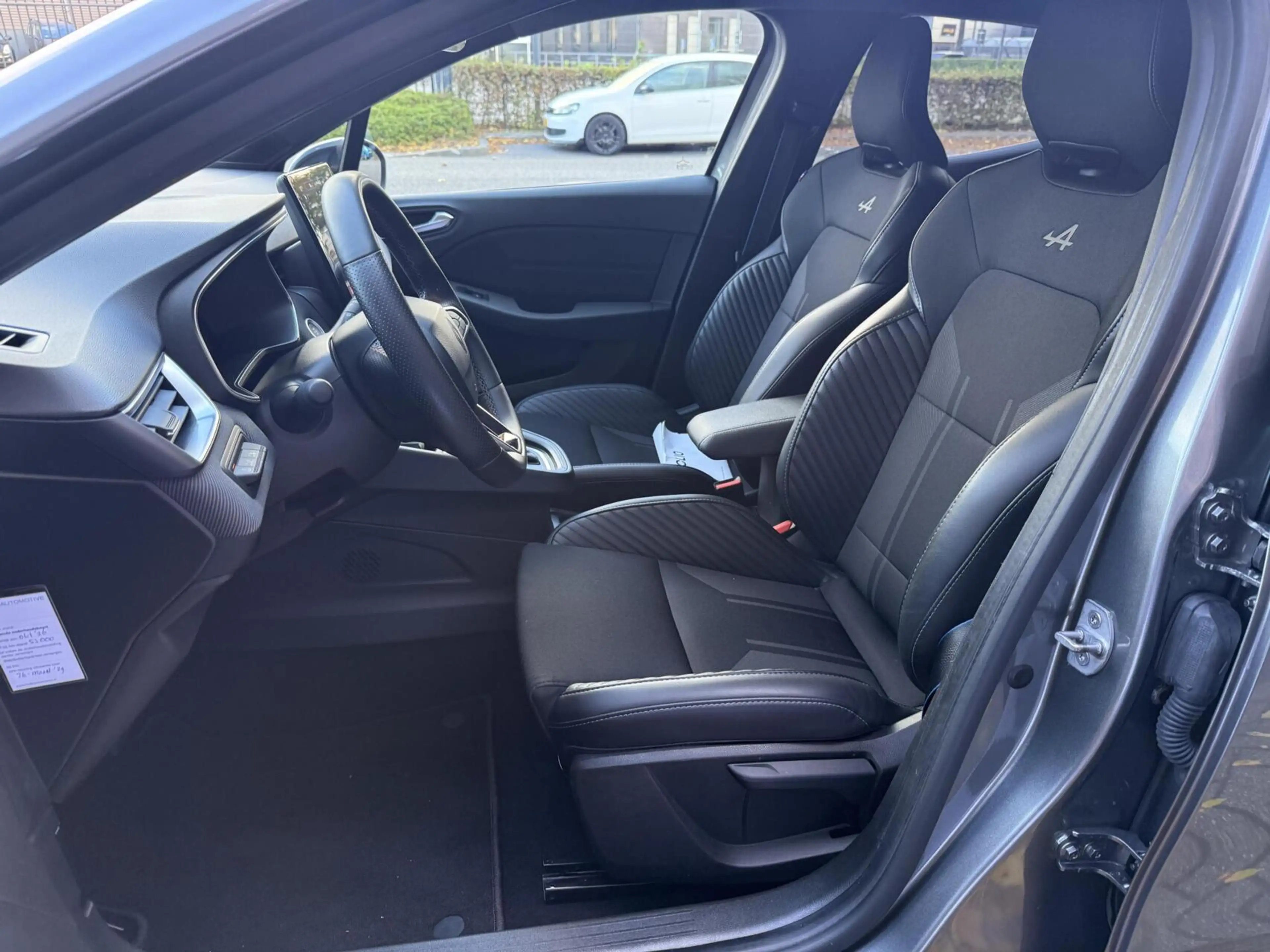 Renault Clio 1.6 E-Tech Full Hybrid 145 esprit Alpine — photo 10