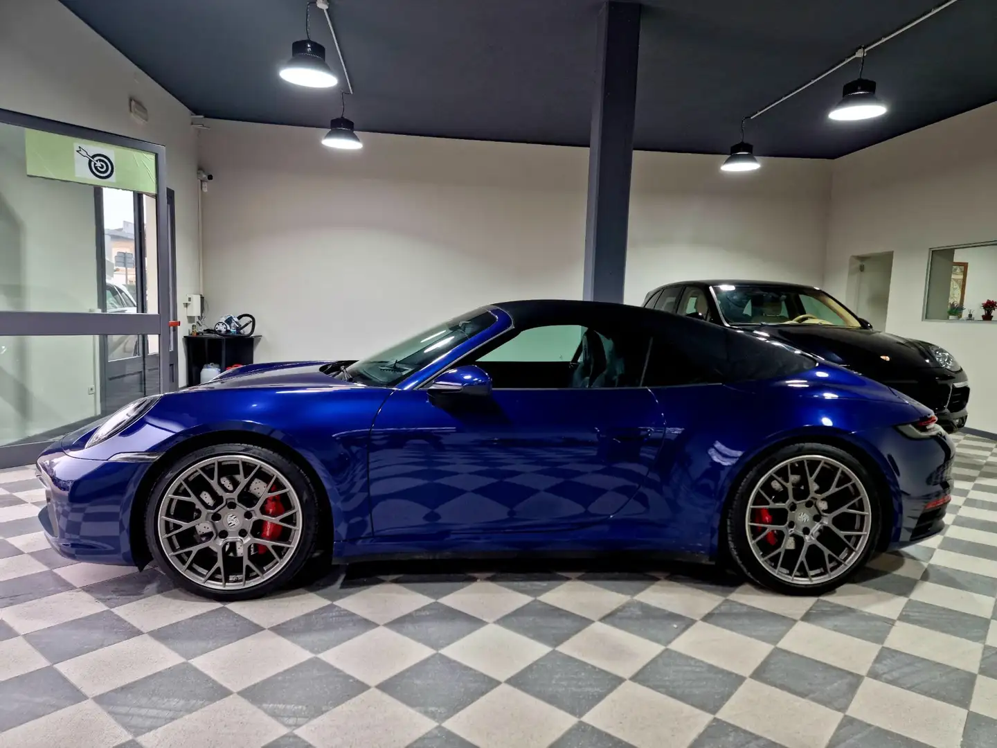 Porsche 911 911 Cabrio 3.0 Carrera S auto Blue - 2