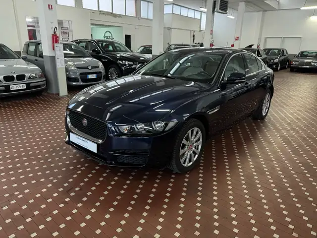 Jaguar XE XE 2.0 D Turbo 180 CV AWD aut. Portfolio