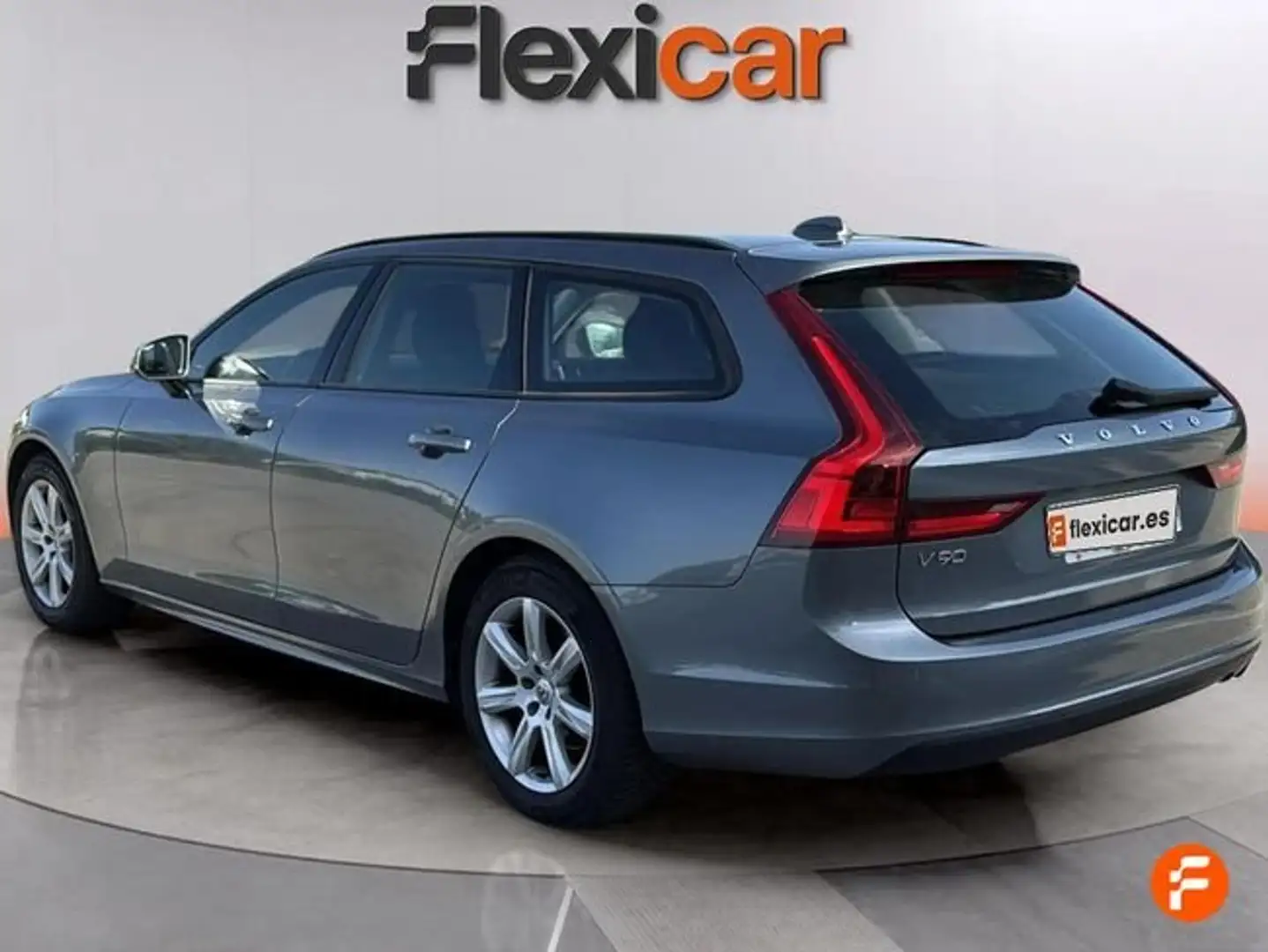 Volvo V90 D3 Momentum Aut. 150 Gris - 2