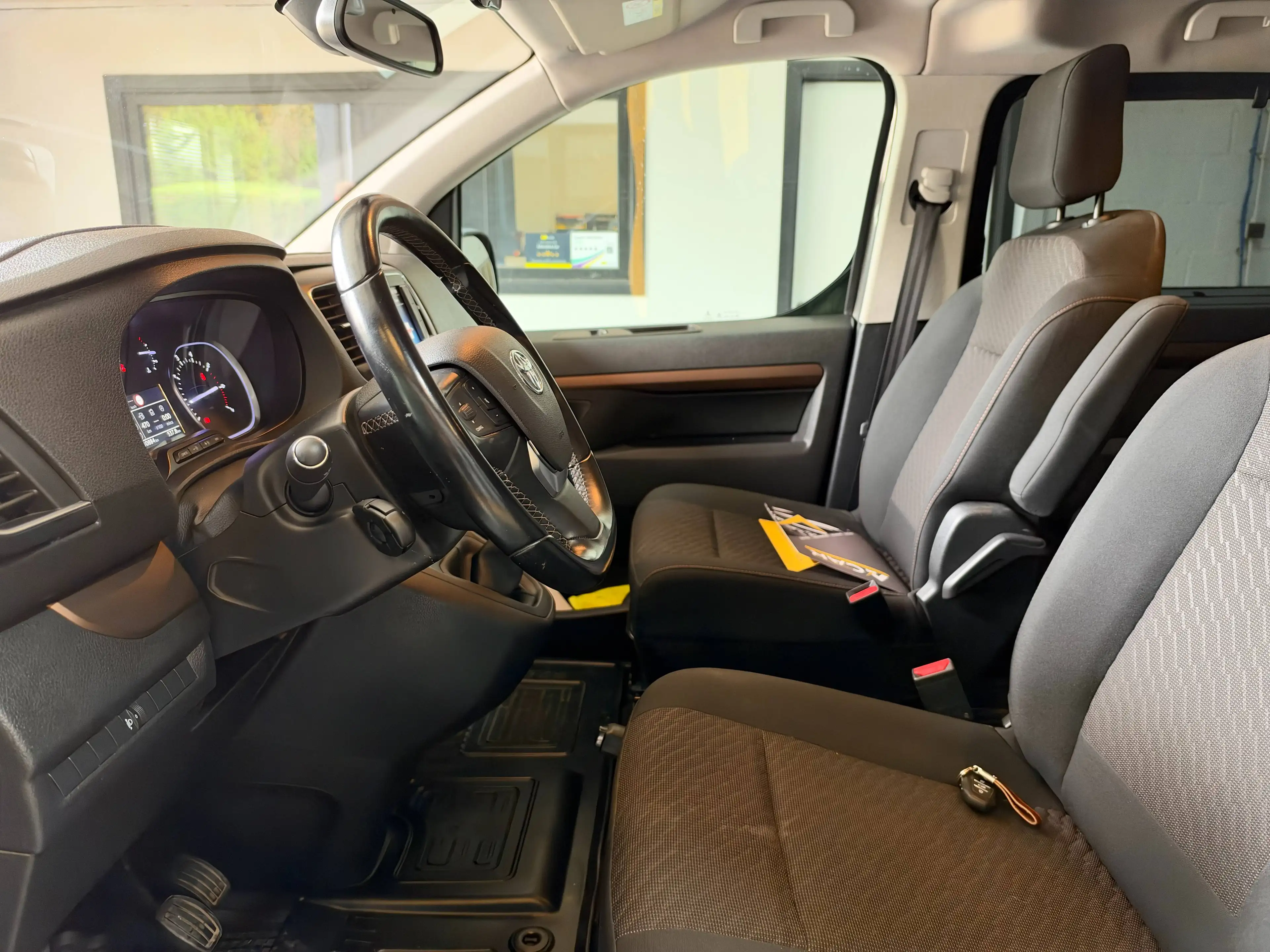 Toyota Proace Proace Verso 2.0 D-4D Long MPV S 8PL - GARANTIE TOYOTA 2029 — photo 7