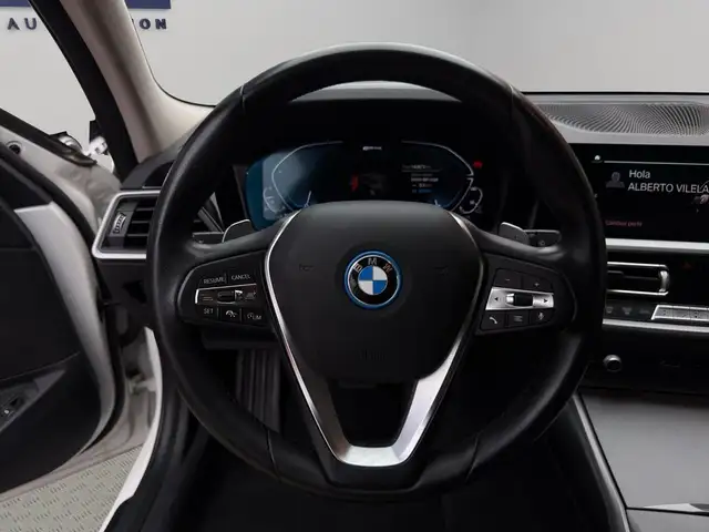 BMW 3 Series view 14