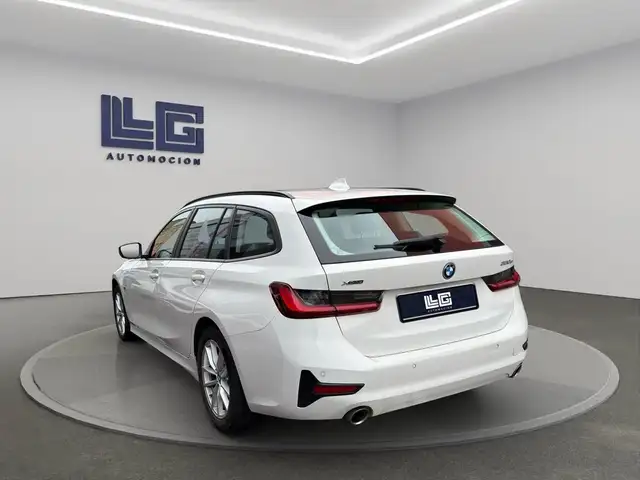 BMW 3 Series view 7