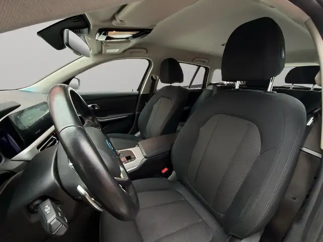BMW 3 Series view 10