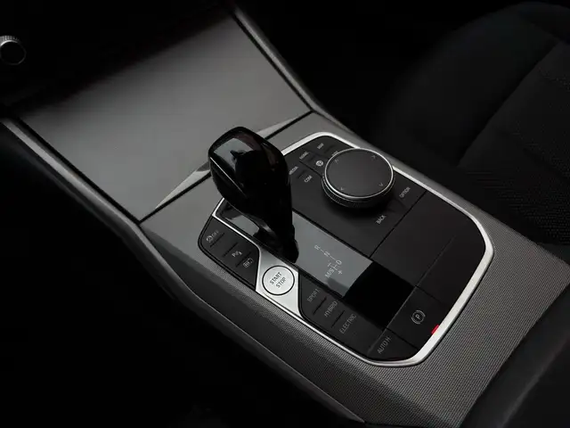 BMW 3 Series view 13