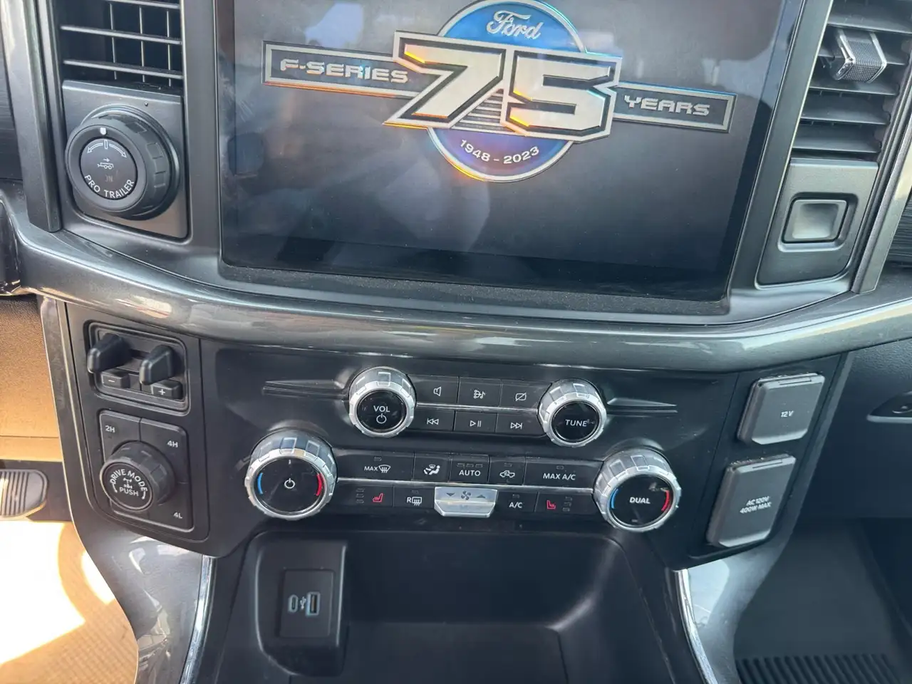 Ford F 150 снимка Ford F 150