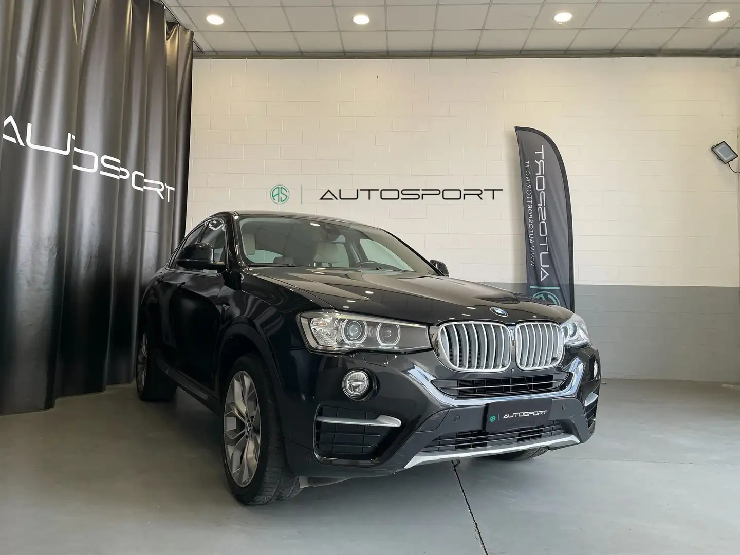 BMW X4 xDrive20d xLine Чорний - 1