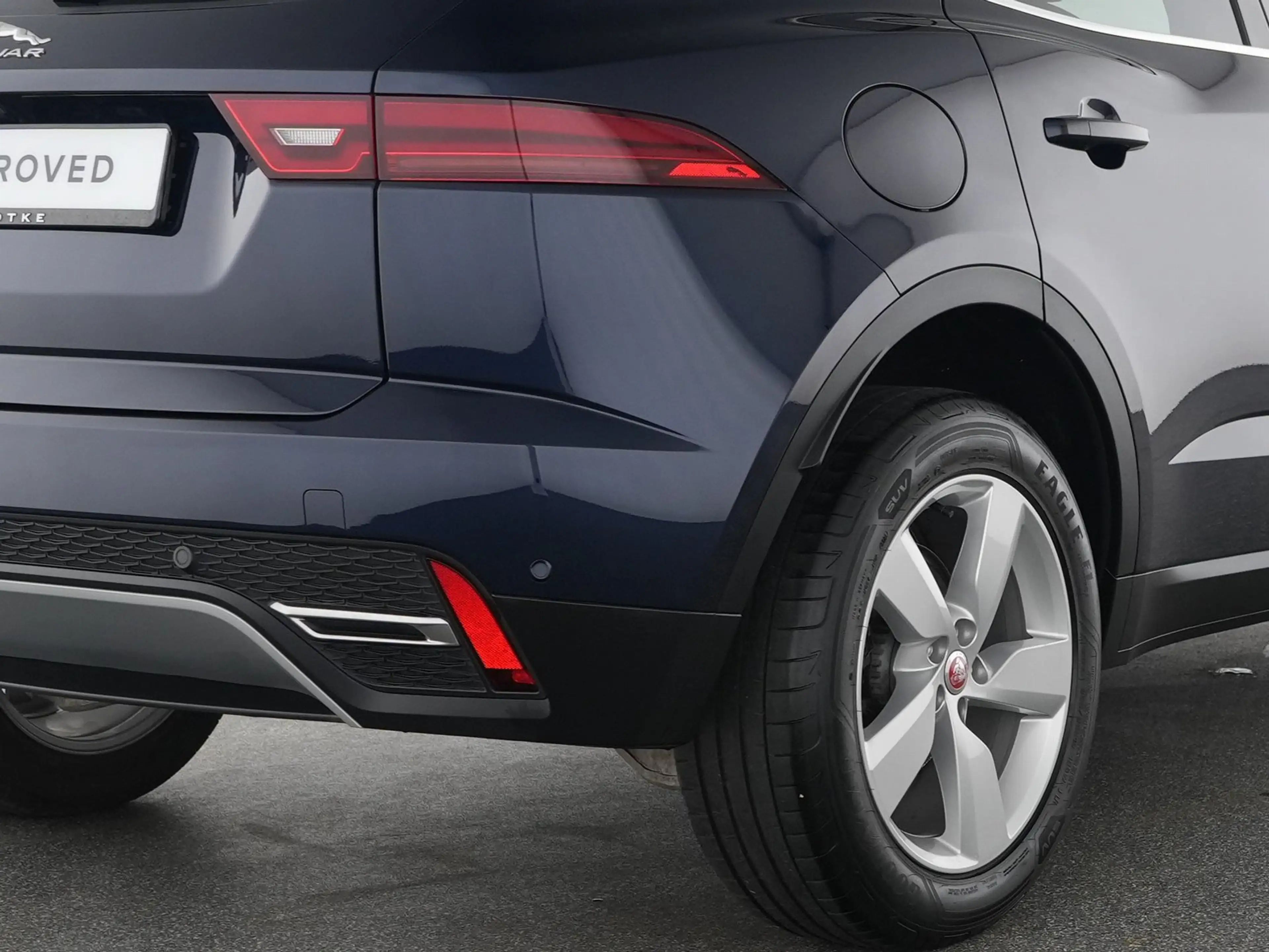 Jaguar E-Pace E-PACE D165 AWD SE — photo 10