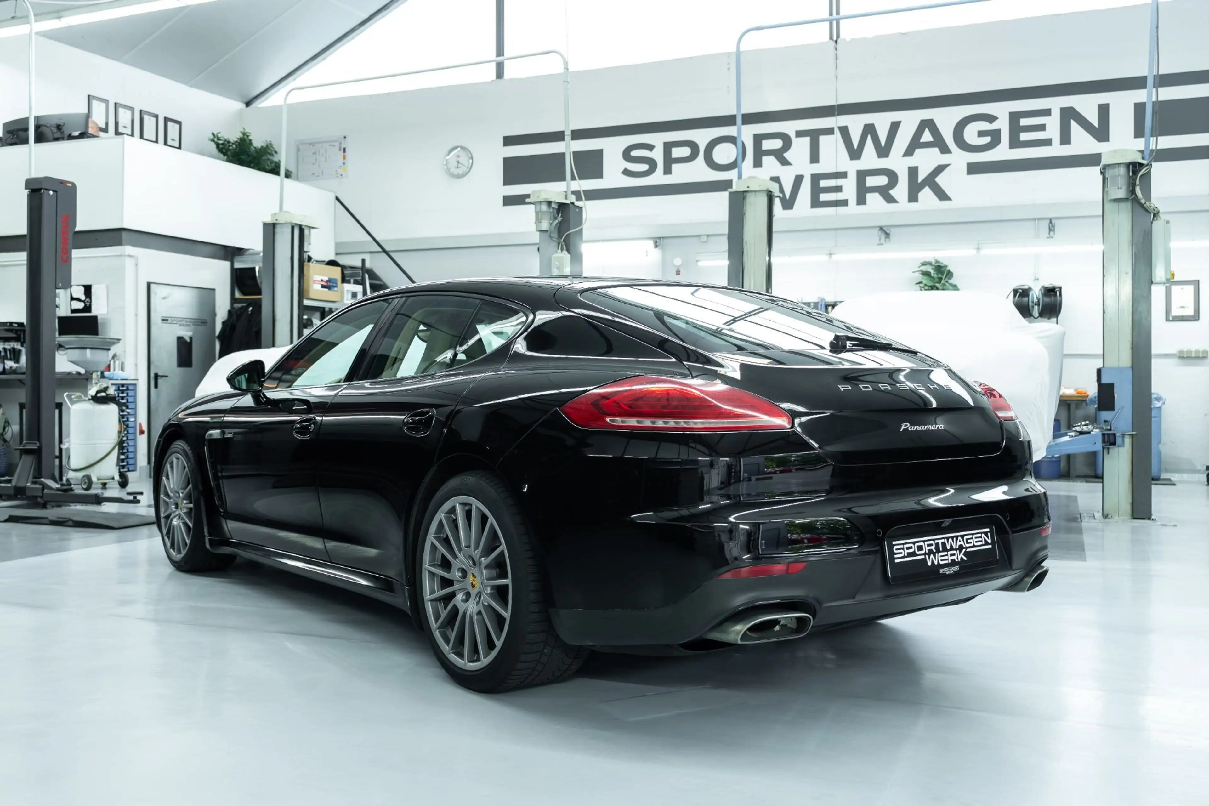 Porsche Panamera Diesel | Approved 11/26 | unfallfrei | — photo 11