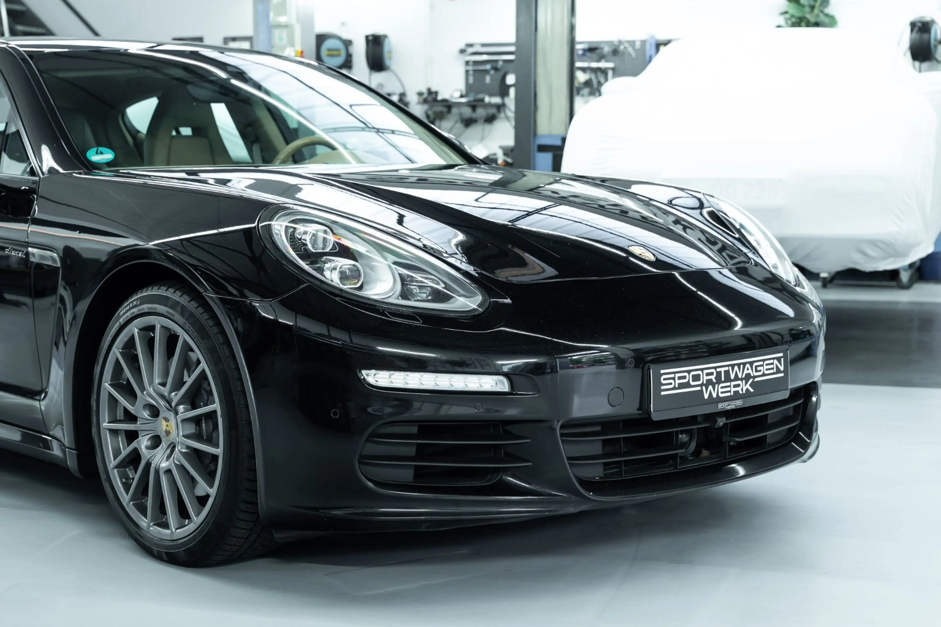 Porsche Panamera Diesel | Approved 11/26 | unfallfrei | — photo 15