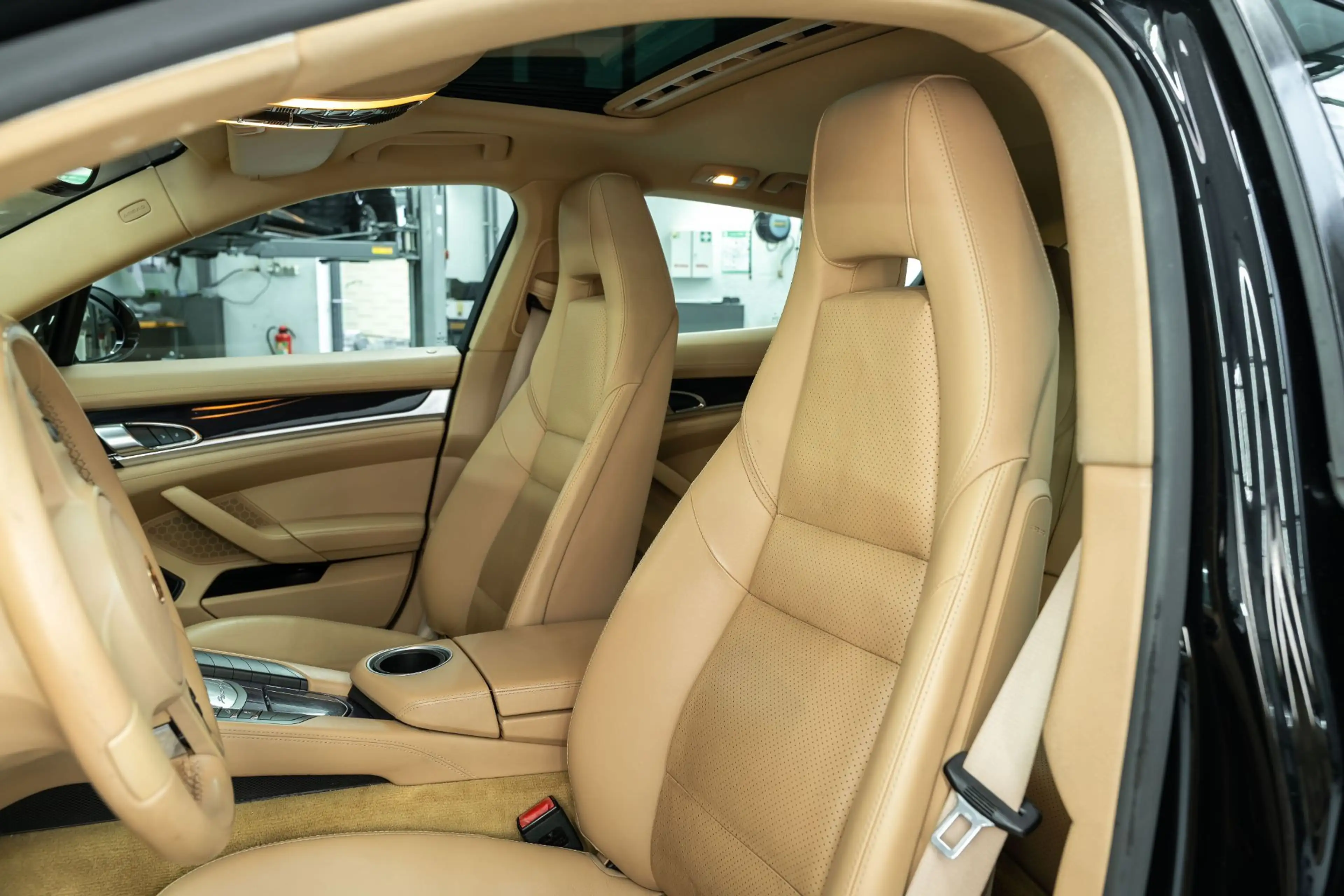 Porsche Panamera Diesel | Approved 11/26 | unfallfrei | — photo 5