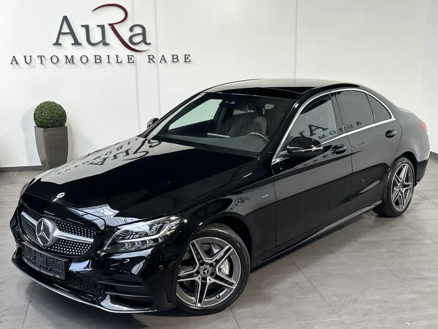 Mercedes-Benz C 300 Limousine AMG-Line NAV+LED+PANO+AHK+ACC Noir - 1