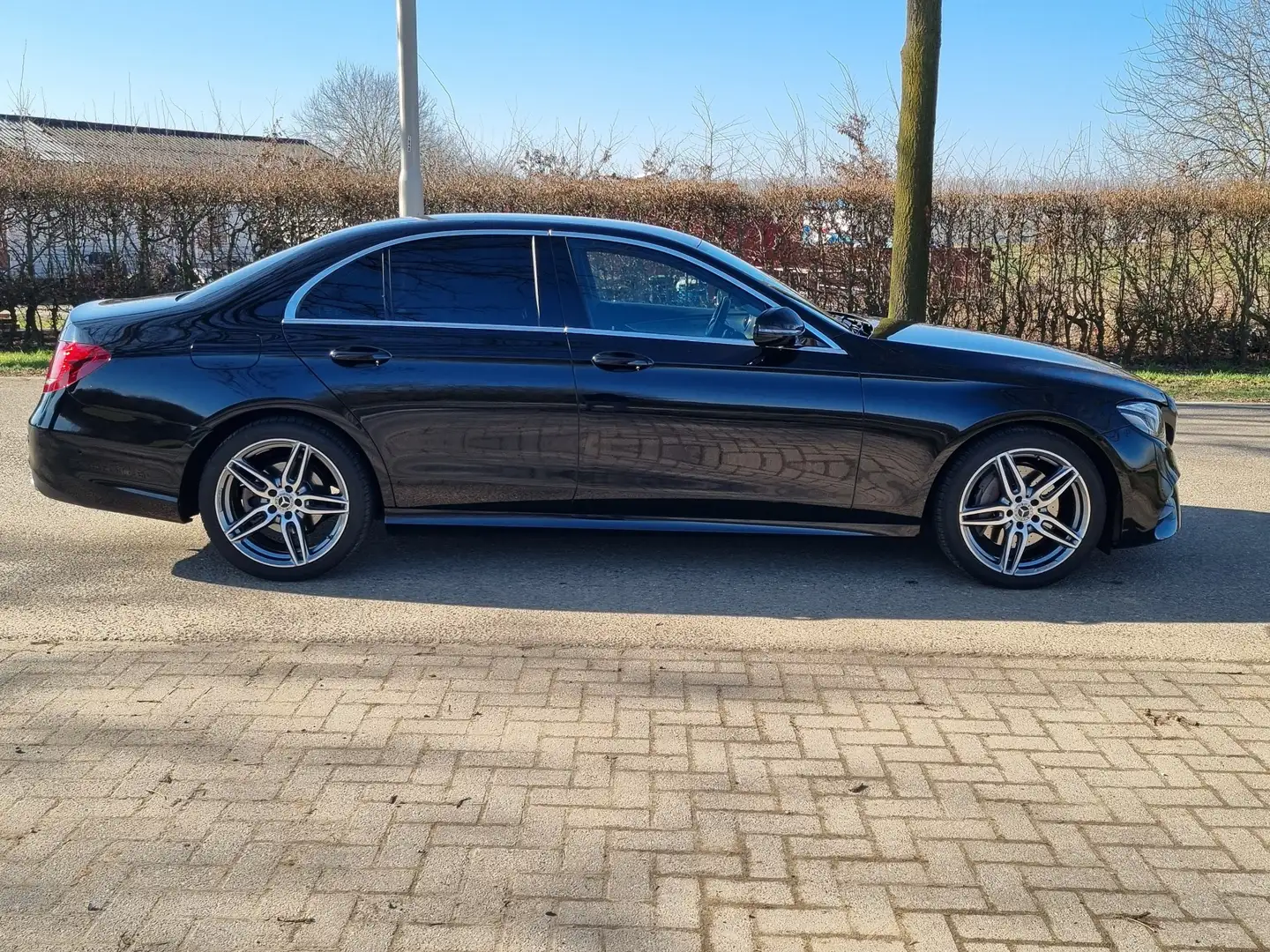 Mercedes-Benz E 200 E 200 Business Zwart - 1