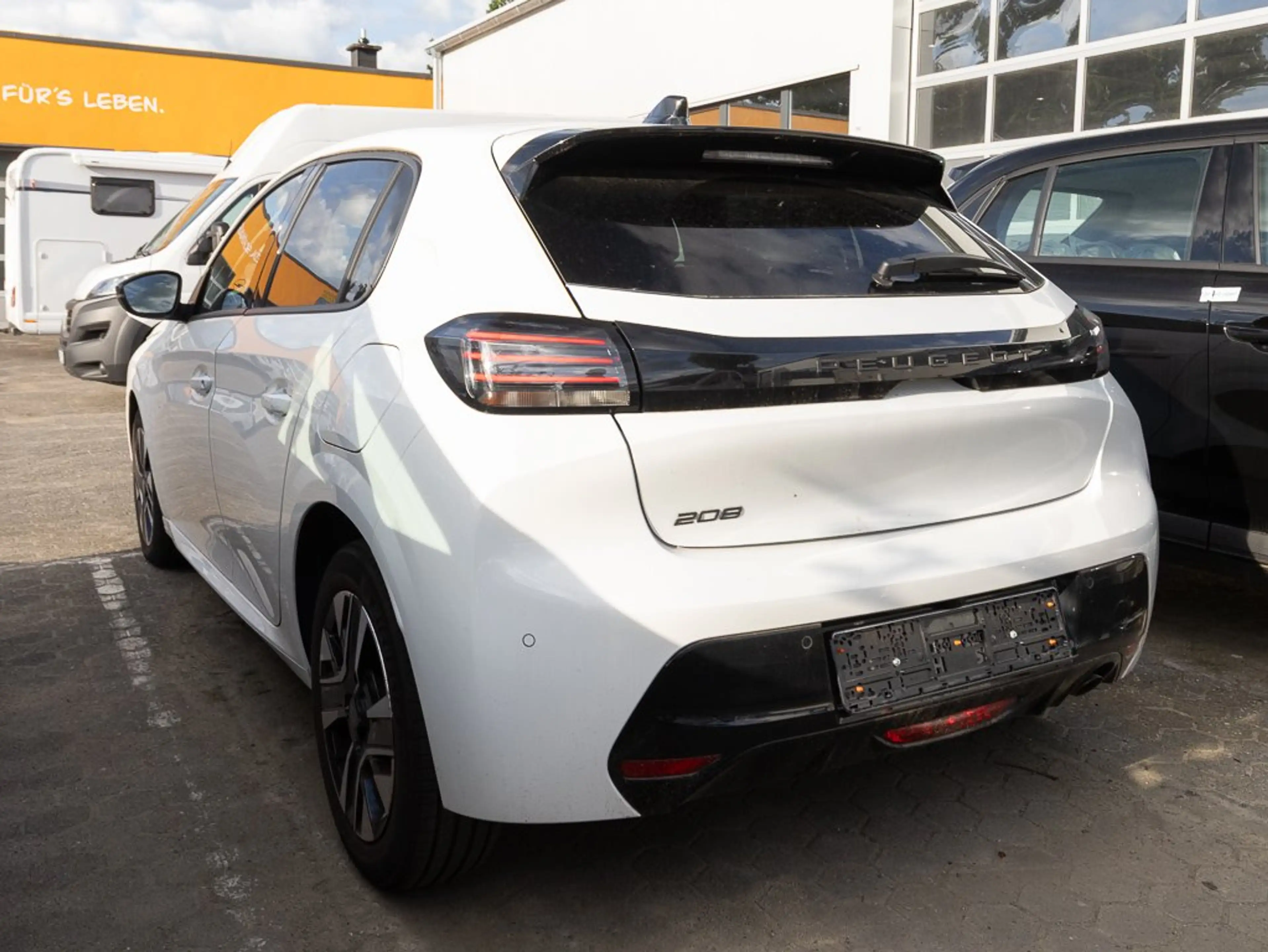 Peugeot 208 Allure +RFK+PDC+SHZ+CARPLAY+VZE+eFK+DAB+BT+ — photo 3