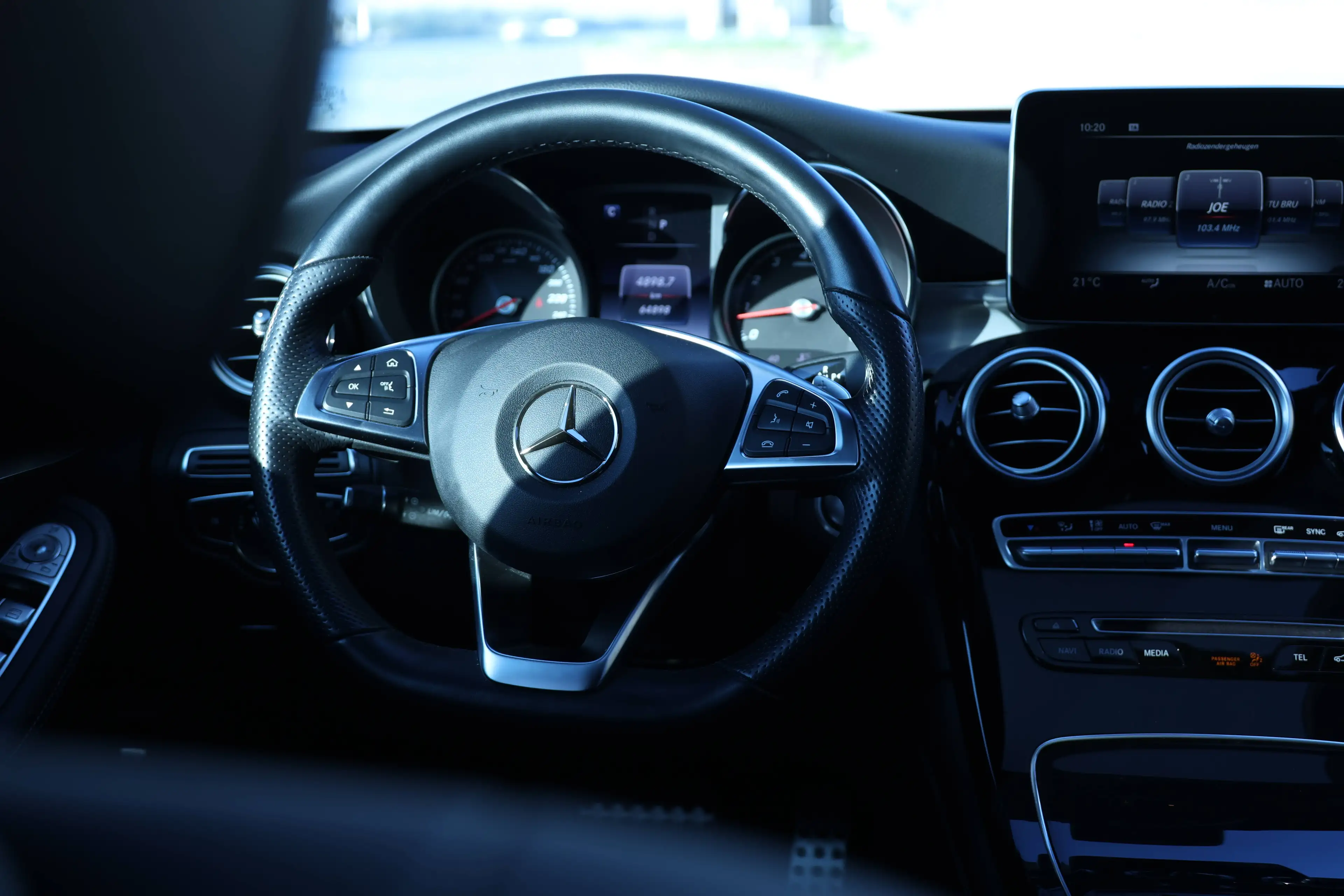 Mercedes-Benz GLC 250 GLC 250 4-Matic AMG — photo 9