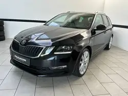 Skoda Octavia III Combi 1.8 TSI Clever Navi*LED*Klimaaut.*Sitzheizung*PDC*AHK