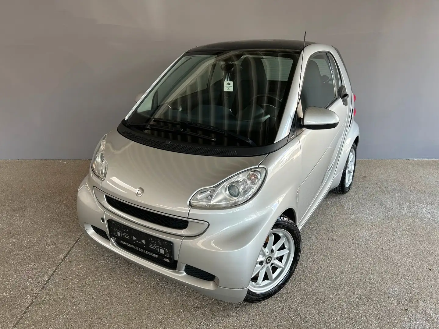 smart forTwo 451 CDI/Pano/Kamera/AppleCarplay/SHZ/54PS Silber - 1