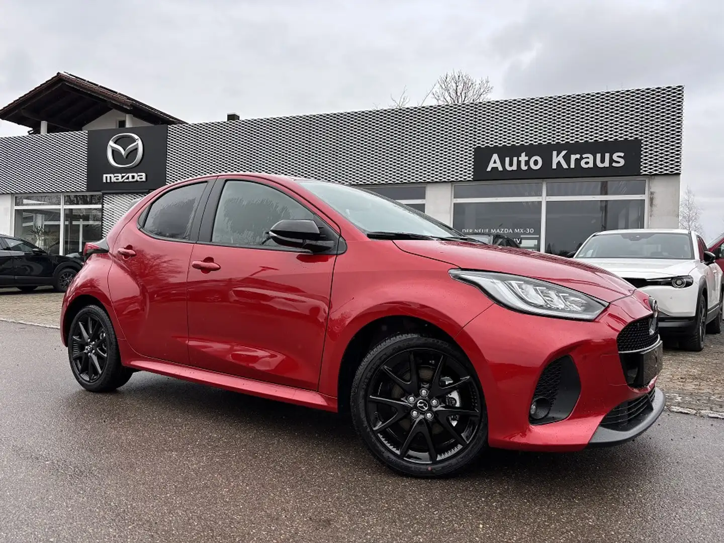 Mazda 2 Hybrid 1.5L VVT-i 116 e-CVT HOMURA crvena - 1