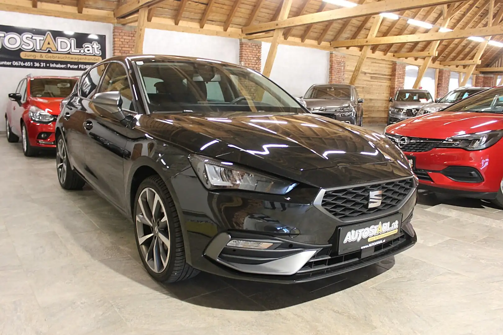 SEAT Leon 1.4 e-HYBRID FR!!-NAVI-SITZHZG-LEDER-TOP!! Schwarz - 2