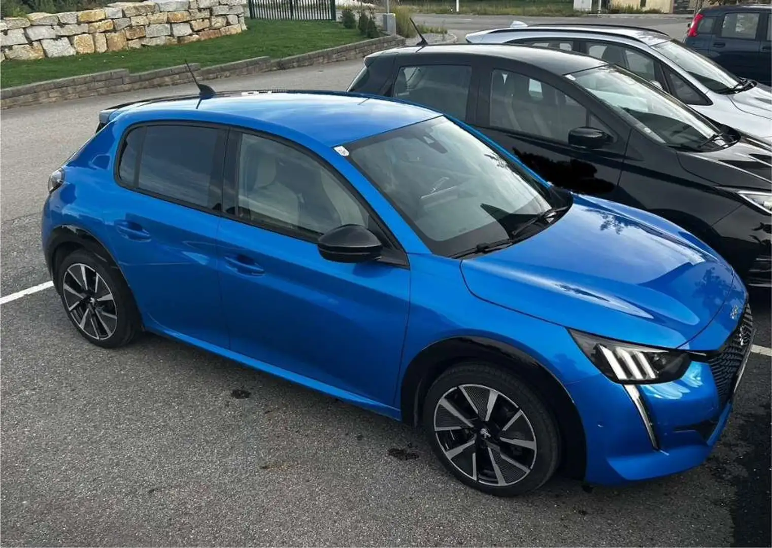 Peugeot e-208 GT (Vollausstattung) Blau - 1