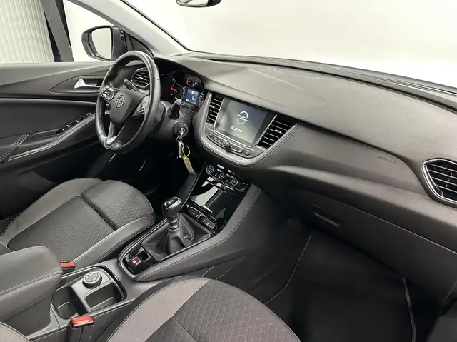 Opel Grandland view 12