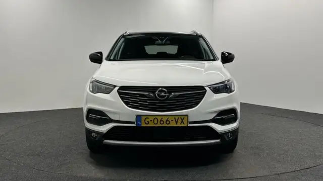 Opel Grandland view 6