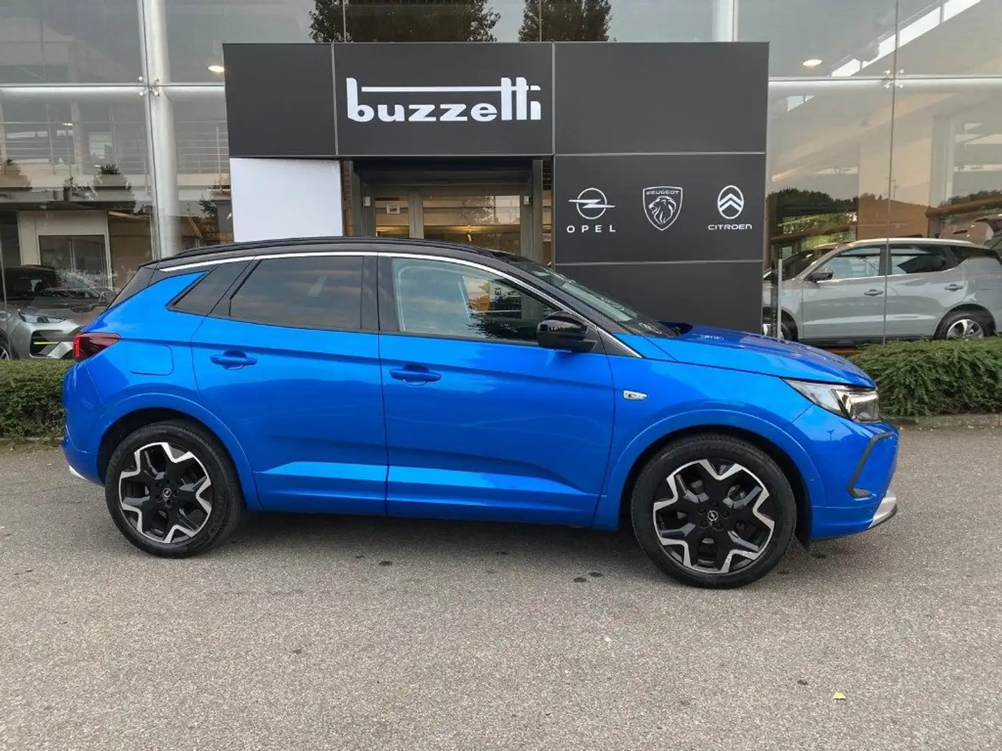 Opel Grandland X 1.5 diesel Ecotec aut. Ultimate Blau - 2