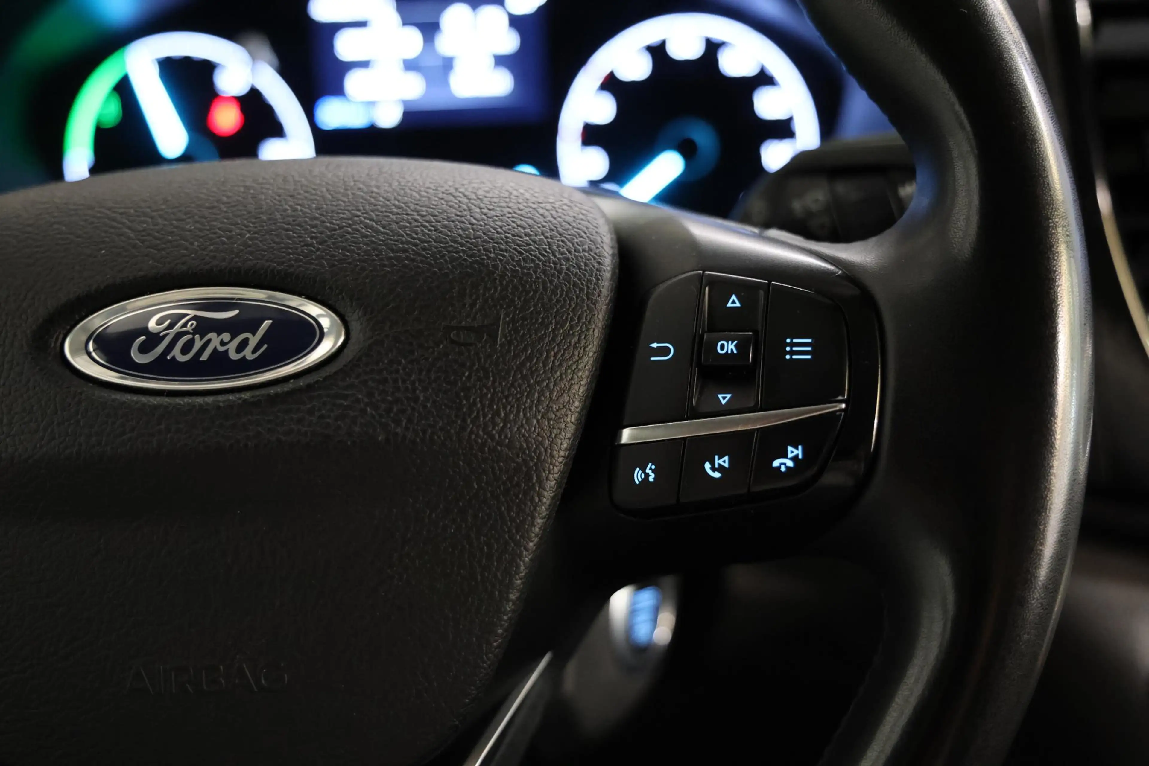 Ford E-Transit 350 L3H2 Trend — photo 11