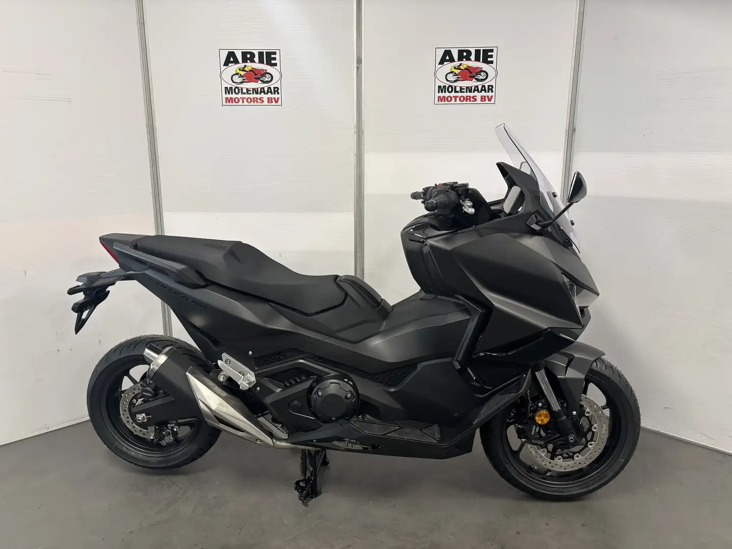 Honda Forza 750 Negro - 1