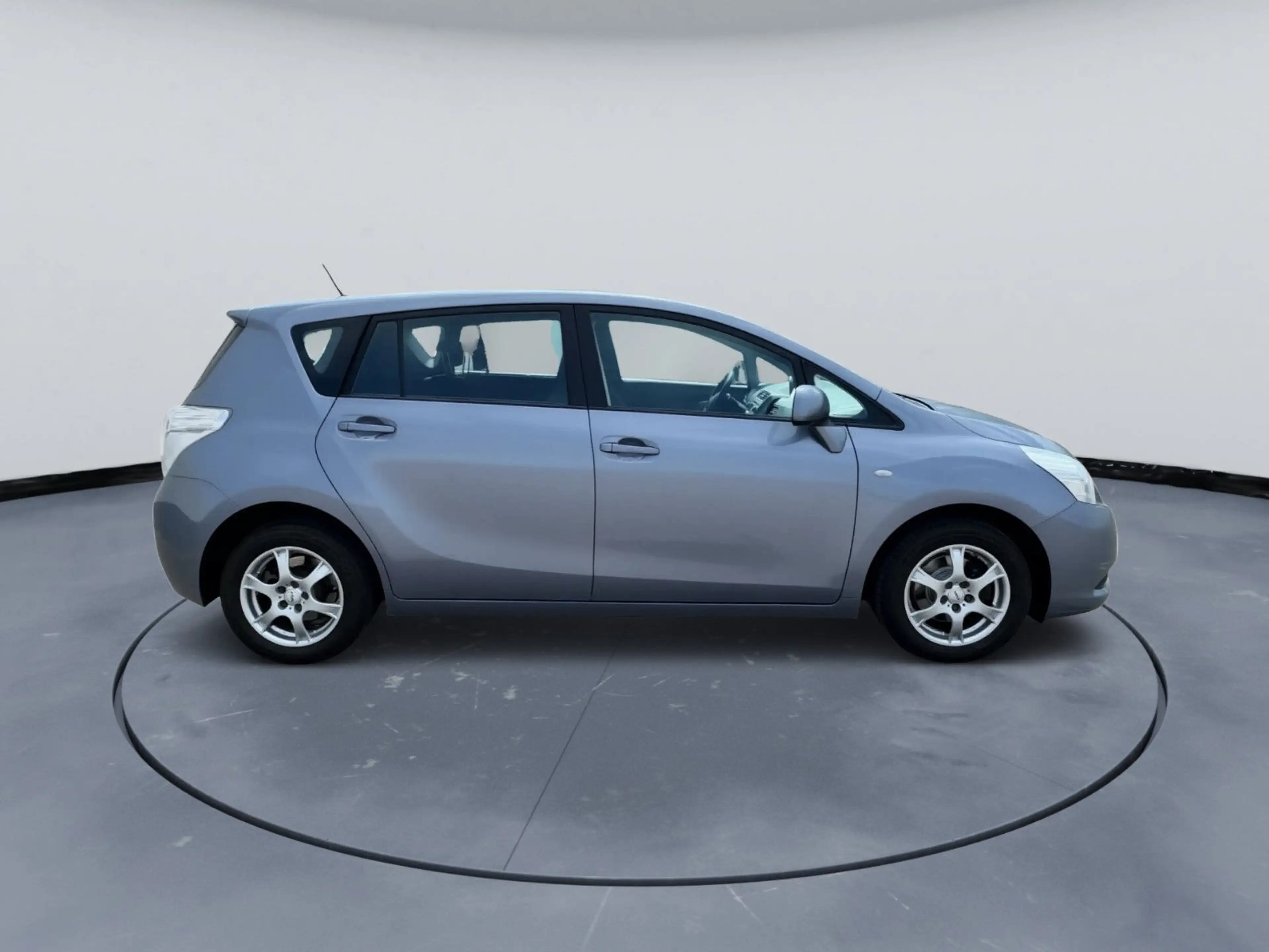 Toyota Verso Executive — photo 3