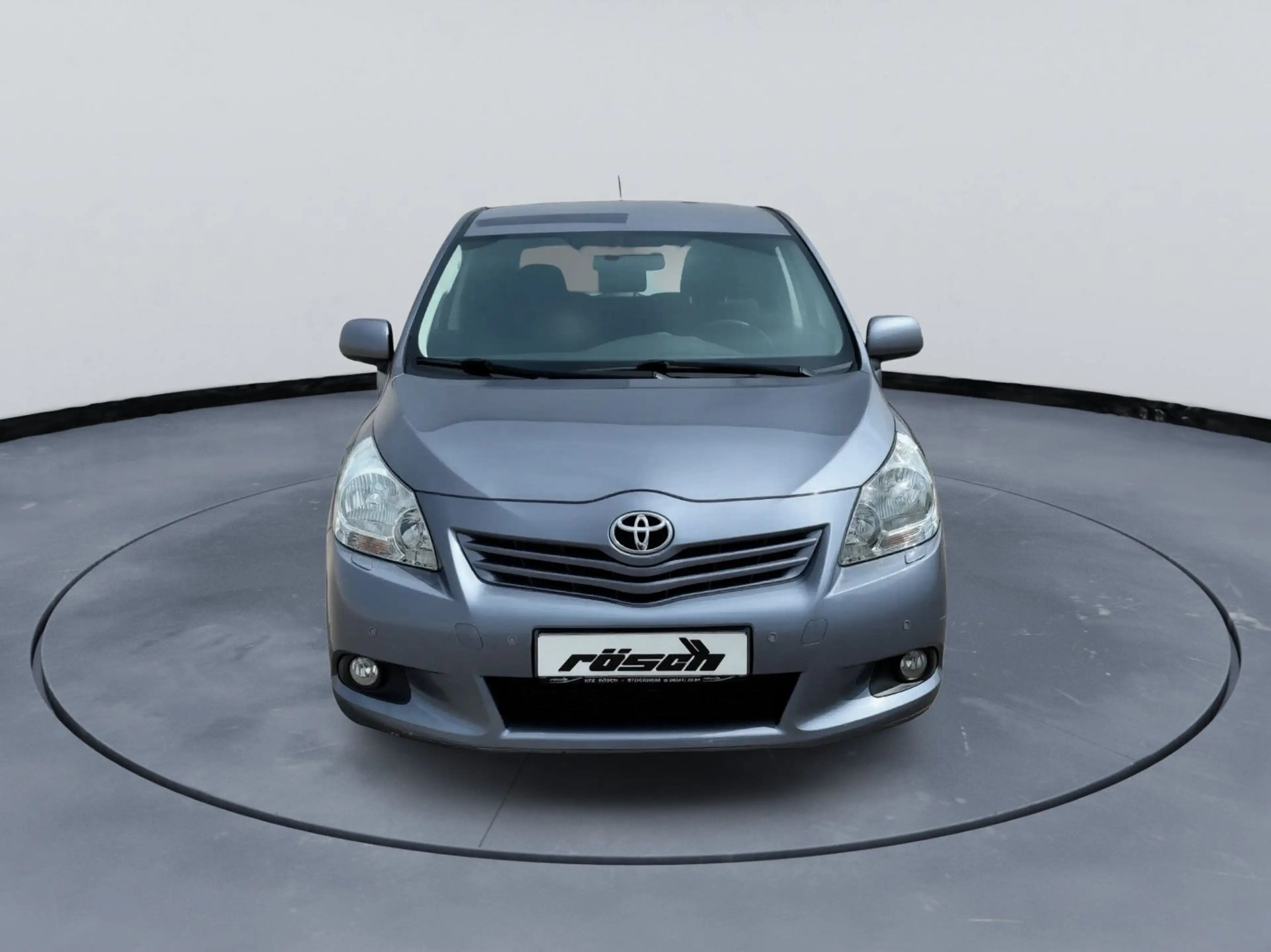 Toyota Verso Executive — photo 2