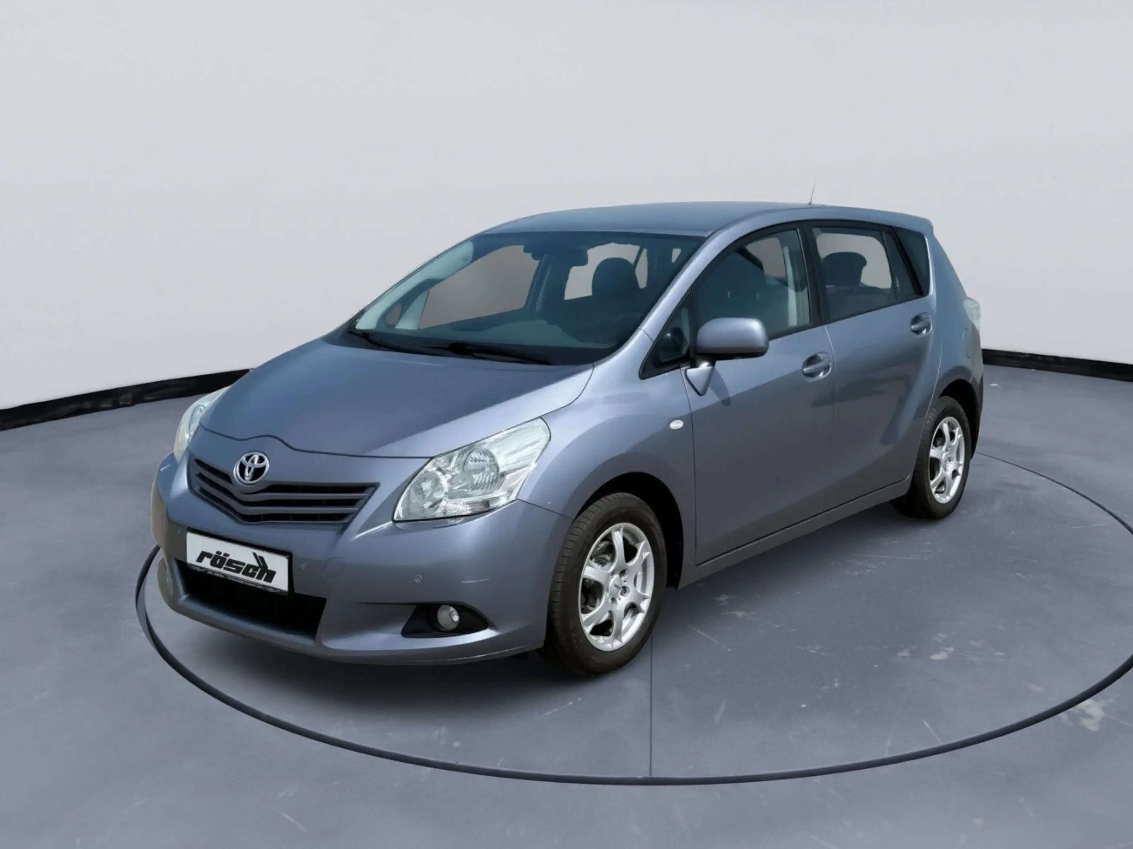 Toyota Verso Executive — photo 8