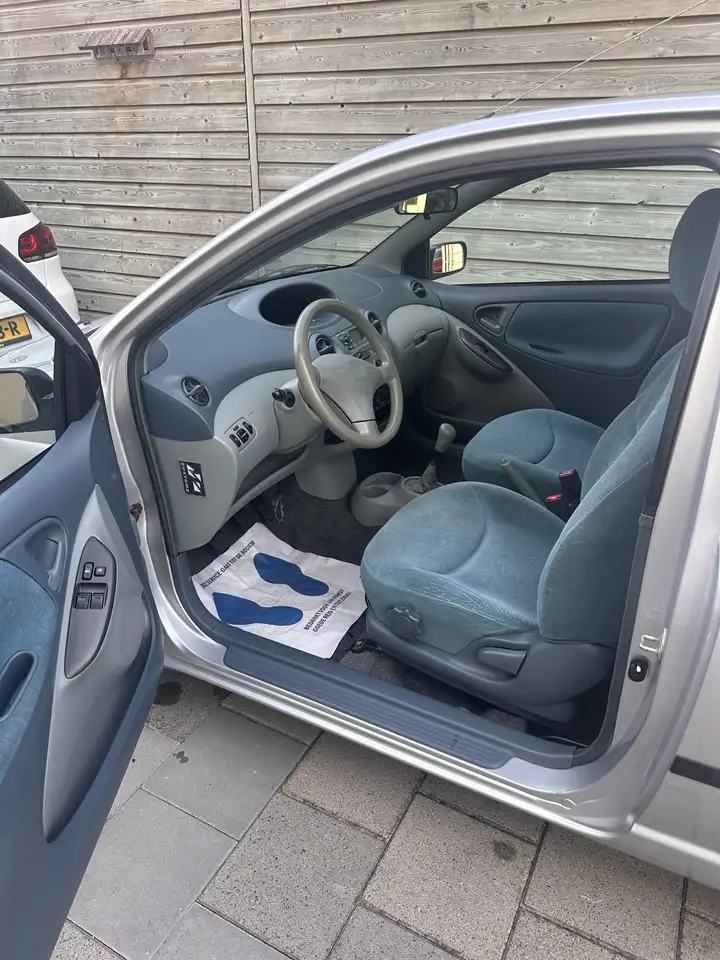 Toyota Yaris 1.0-16V VVT-i Sol, foto 9