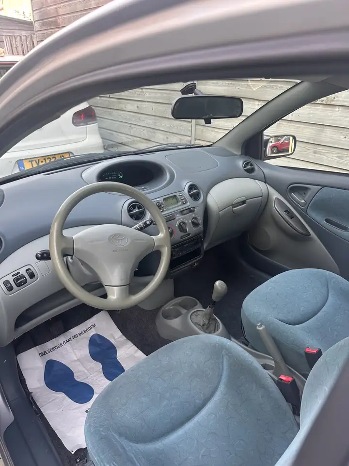 Toyota Yaris 1.0-16V VVT-i Sol, foto 8