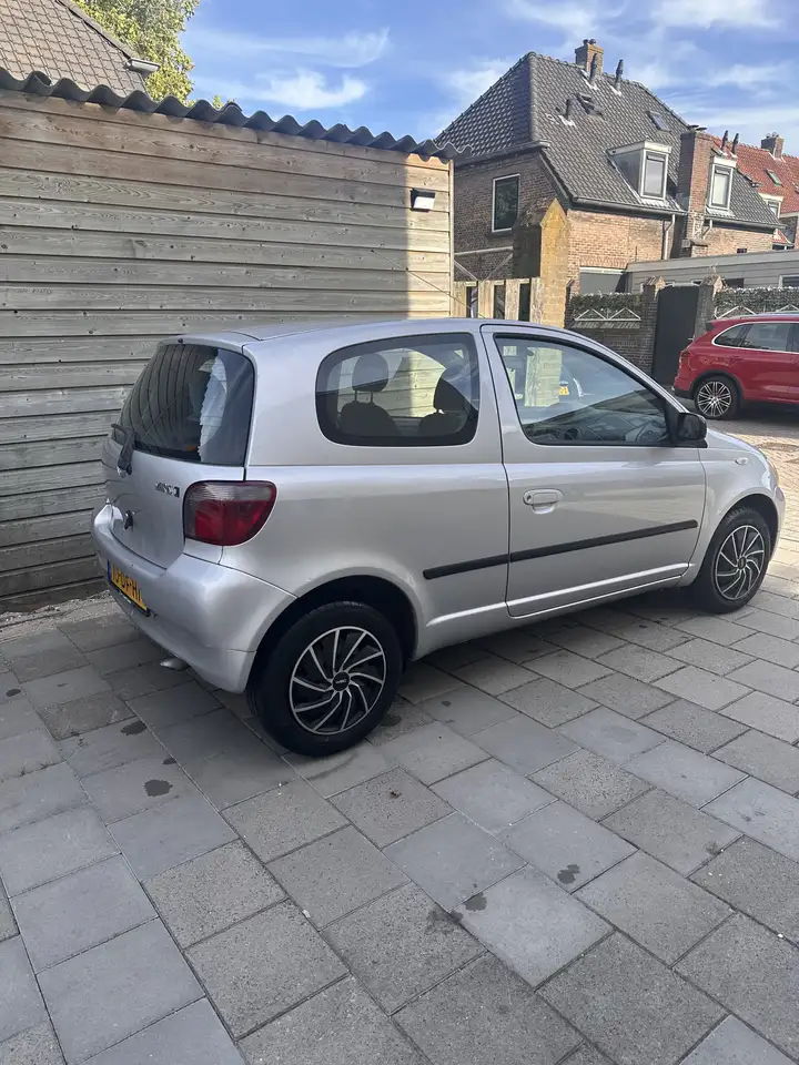 Toyota Yaris 1.0-16V VVT-i Sol, foto 2