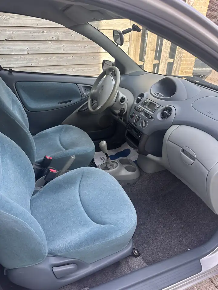 Toyota Yaris 1.0-16V VVT-i Sol, foto 7