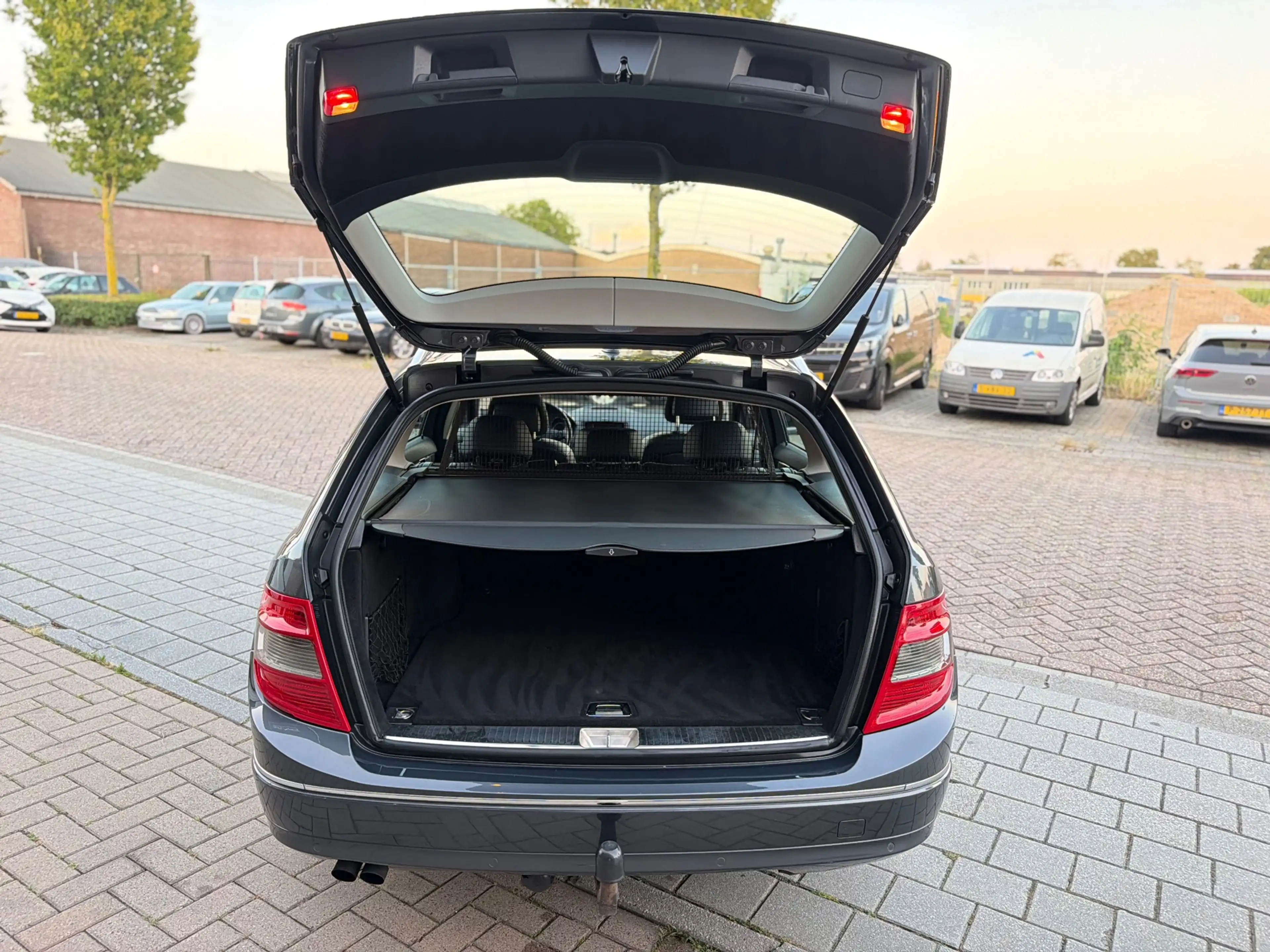 Mercedes-Benz C 180 Estate CGI BlueEFFICIENCY Business Class Avantgard — photo 42
