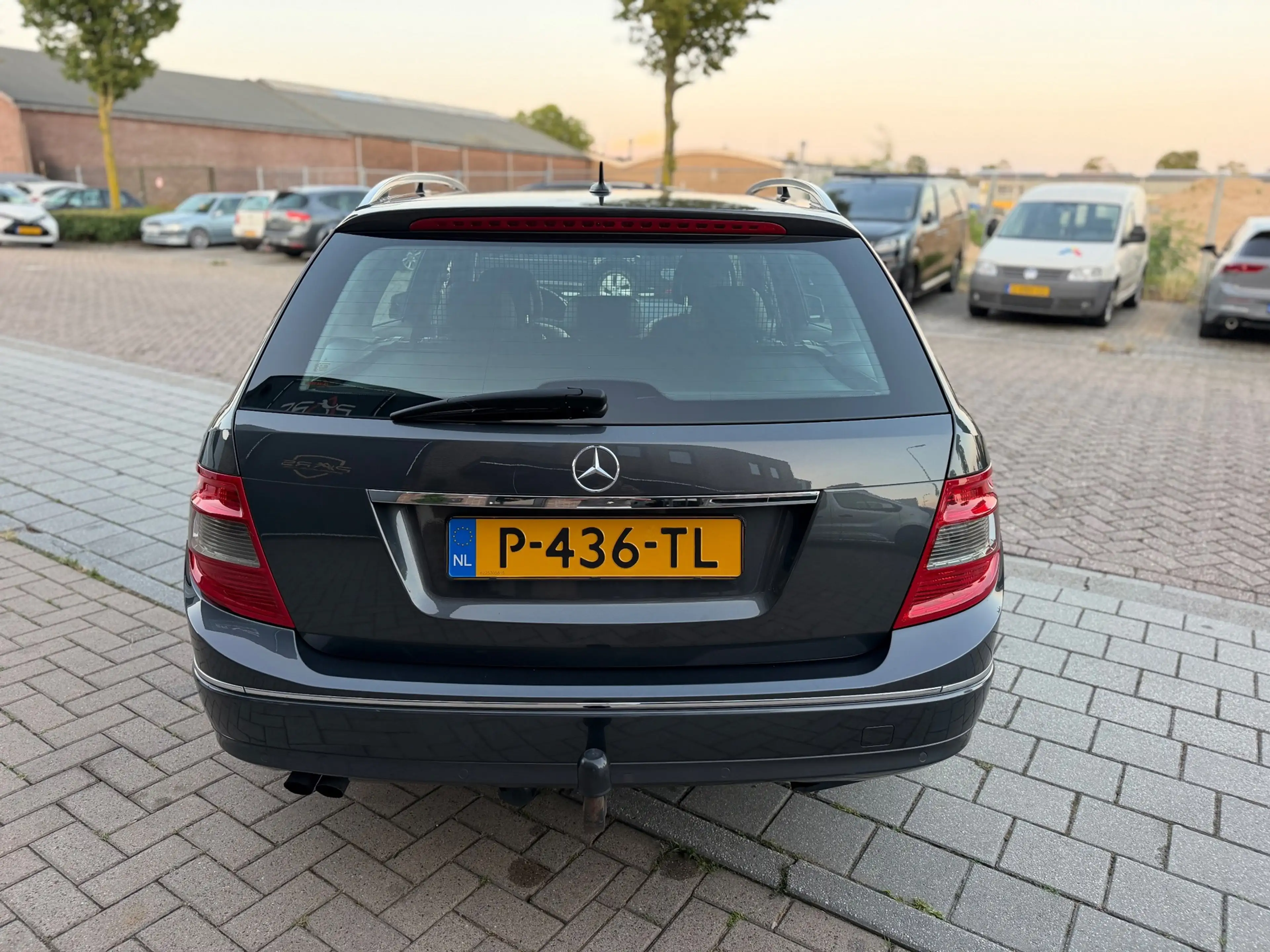 Mercedes-Benz C 180 Estate CGI BlueEFFICIENCY Business Class Avantgard — photo 40