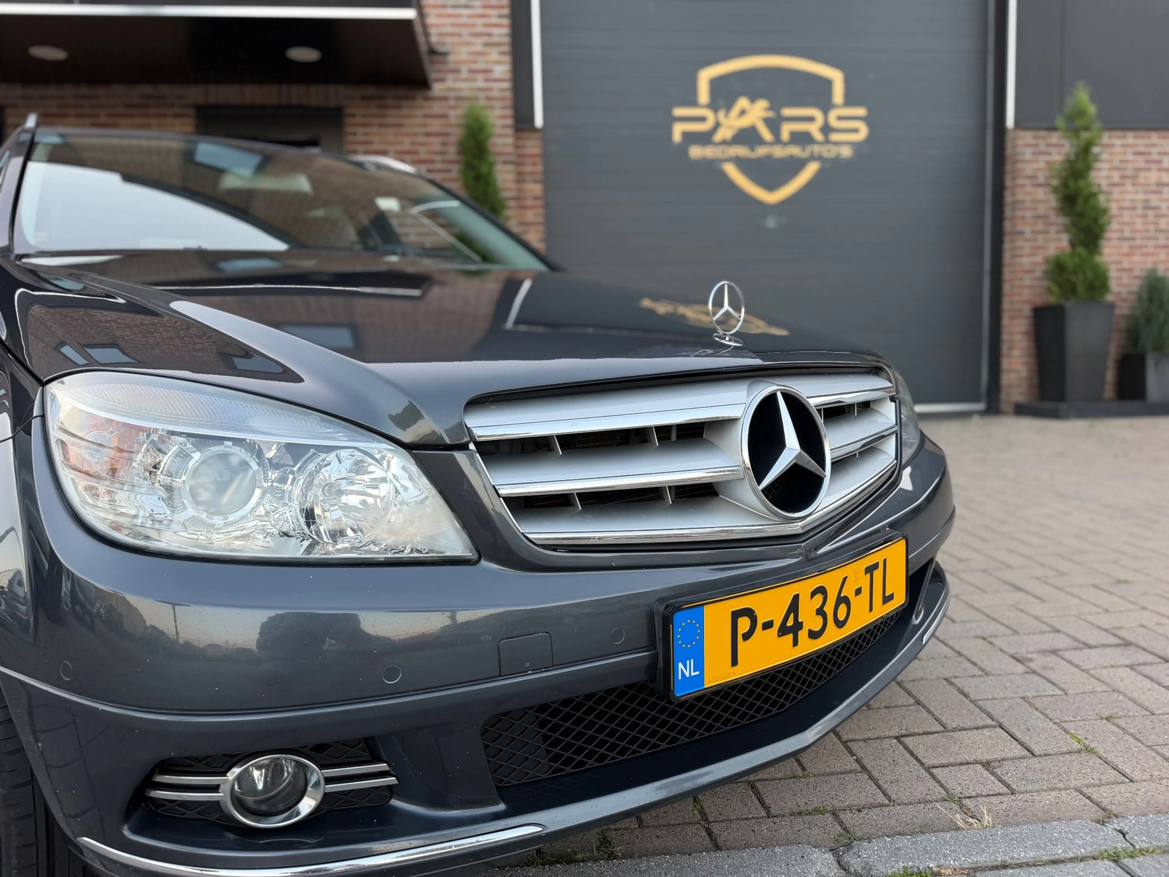 Mercedes-Benz C 180 Estate CGI BlueEFFICIENCY Business Class Avantgard — photo 4