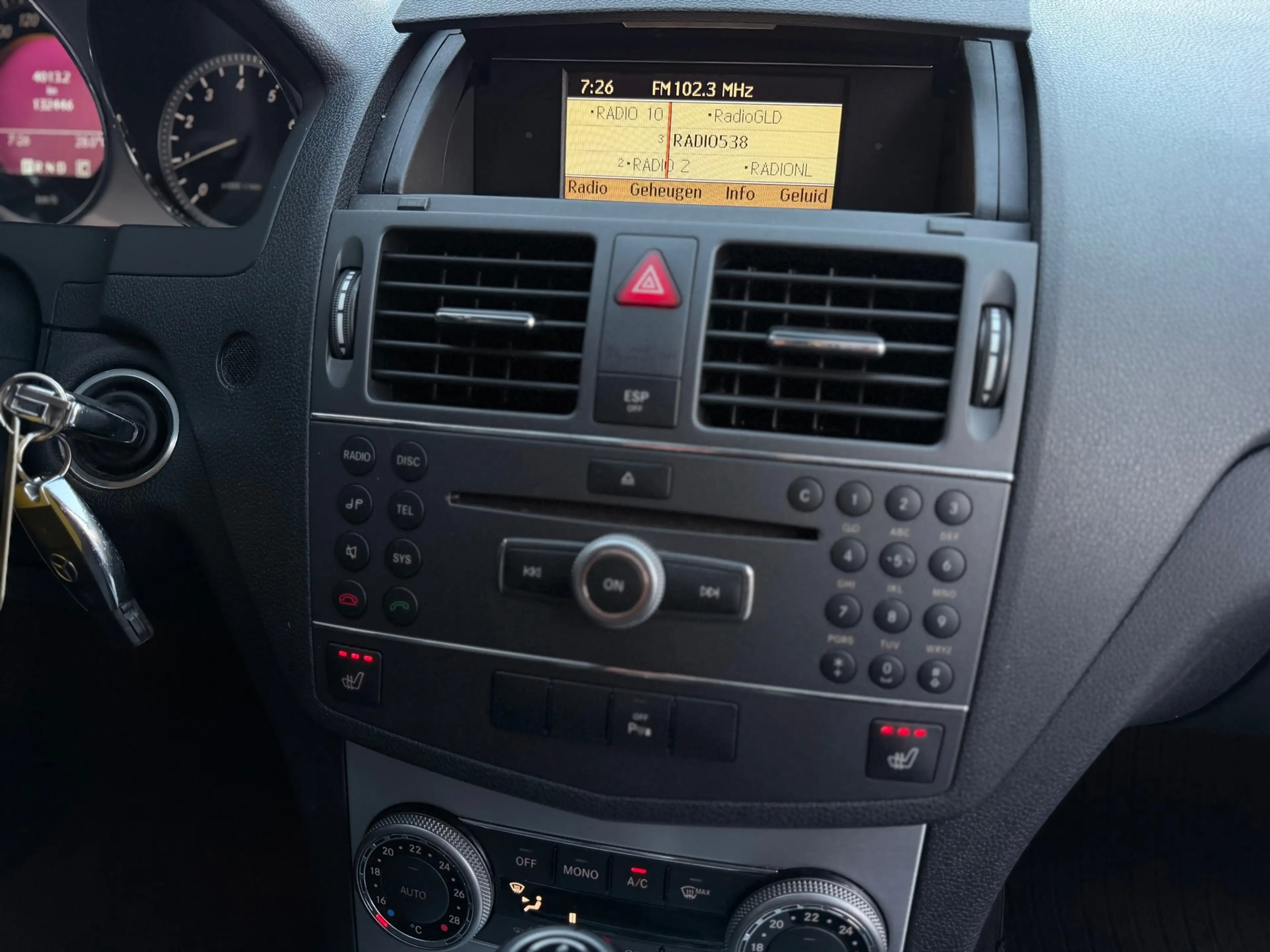Mercedes-Benz C 180 Estate CGI BlueEFFICIENCY Business Class Avantgard — photo 31