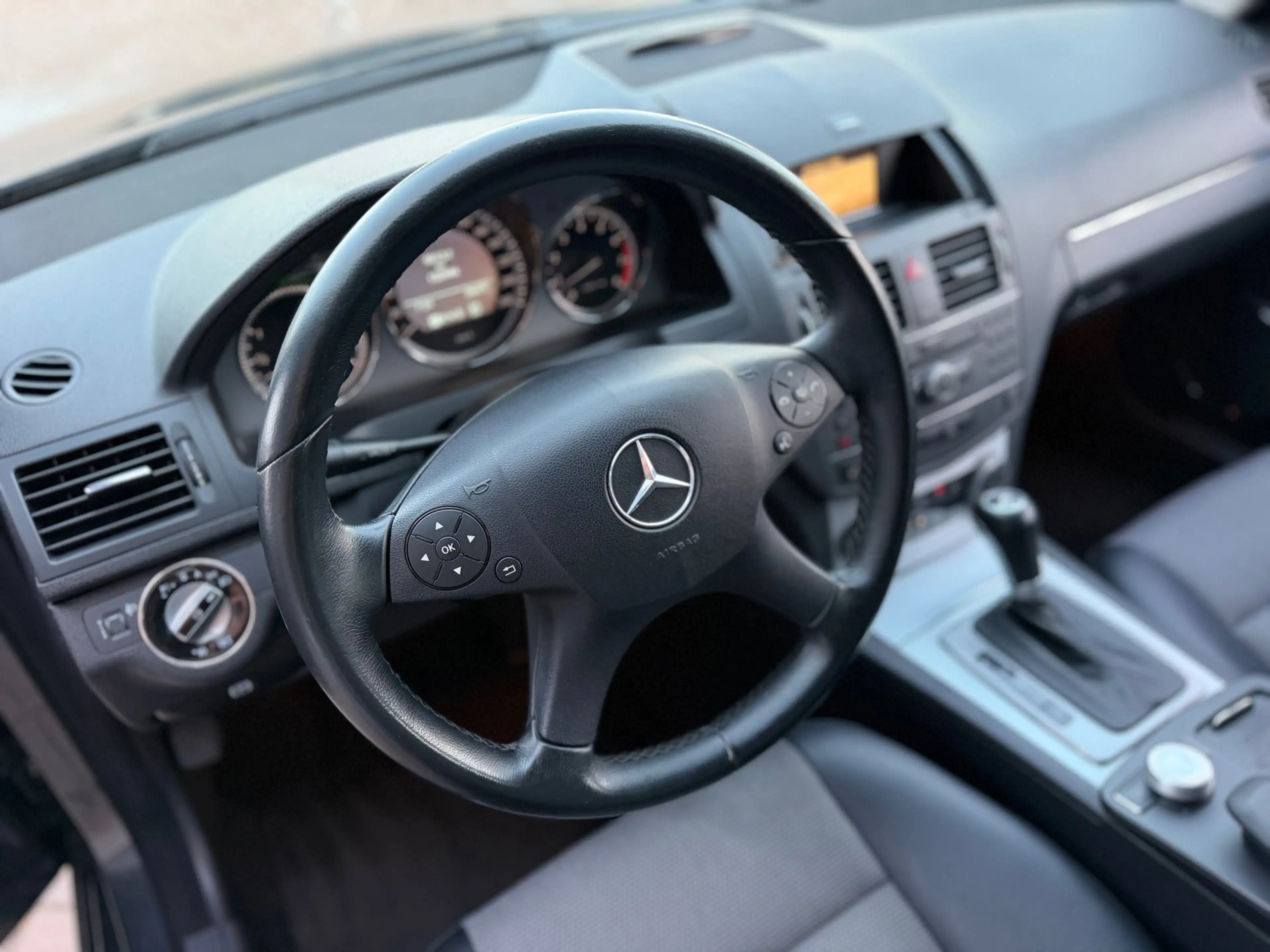 Mercedes-Benz C 180 Estate CGI BlueEFFICIENCY Business Class Avantgard — photo 18