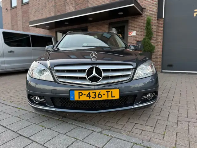Mercedes-Benz C-Class view 9